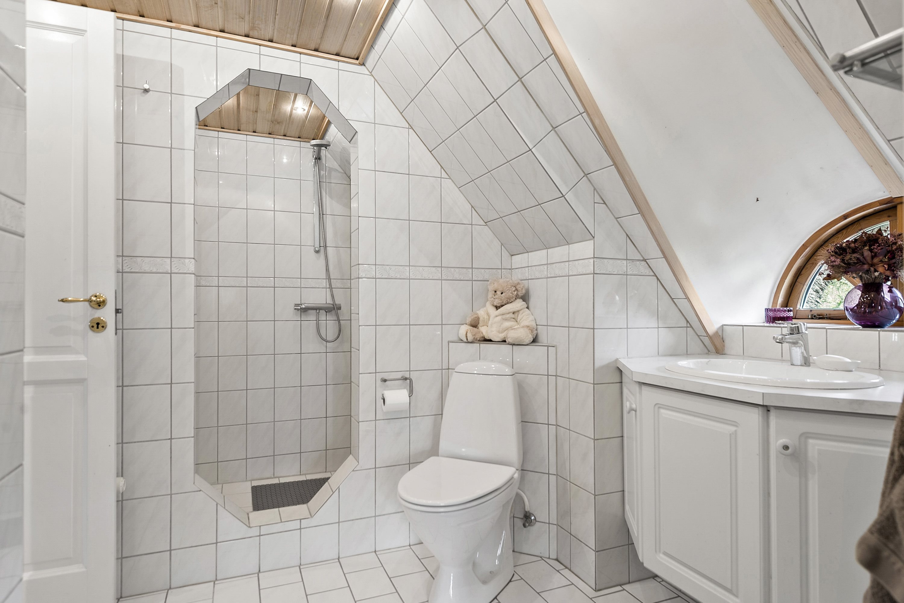 Fremhævet badeværelse billede i fuldskærmstilstand. Billede af Svinballevej 45+47, Sondrup, 8350 Hundslund