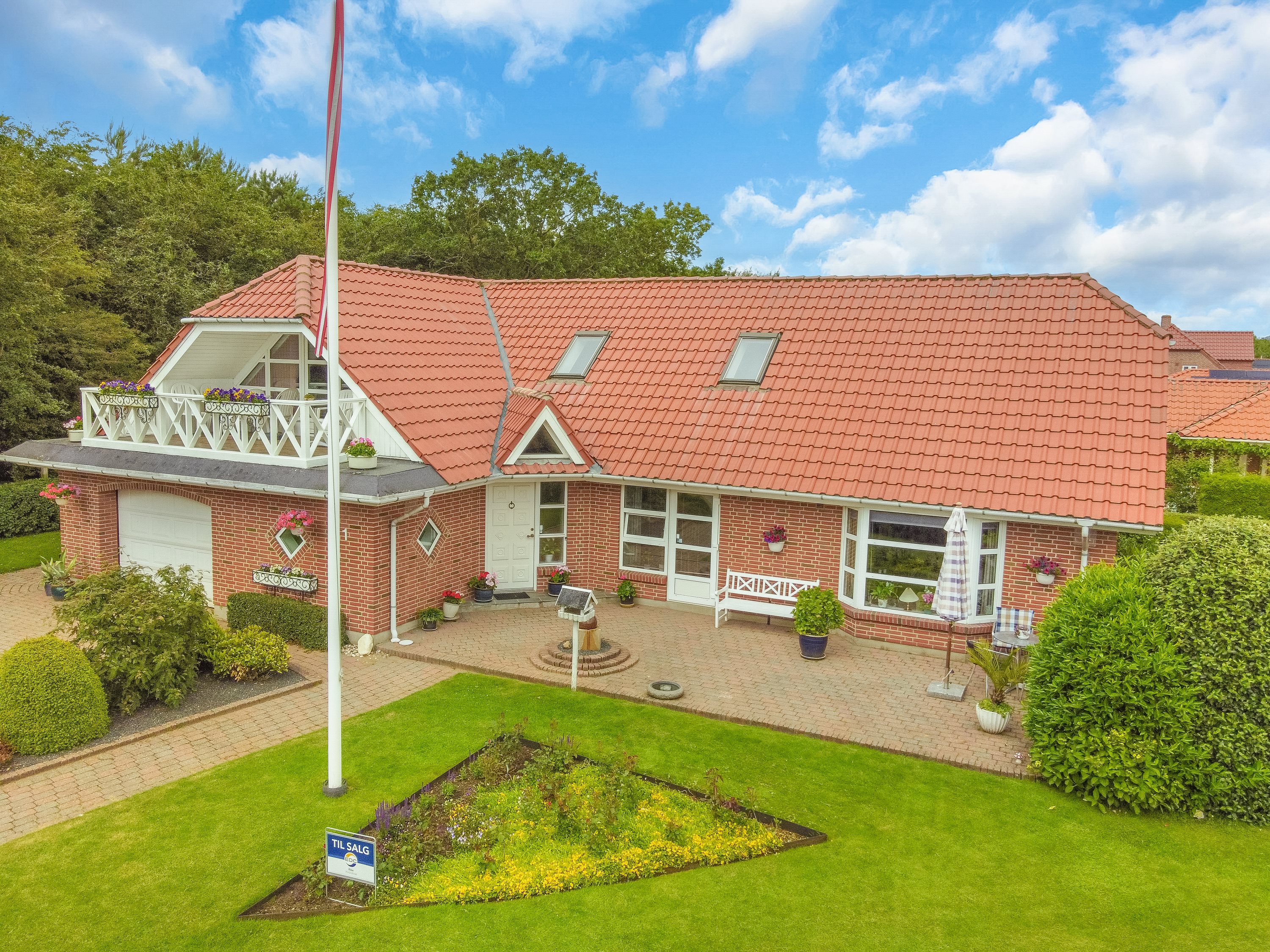 Fremhævet ejendommen billede i fuldskærmstilstand. Billede af Engparken 1, 6760 Ribe