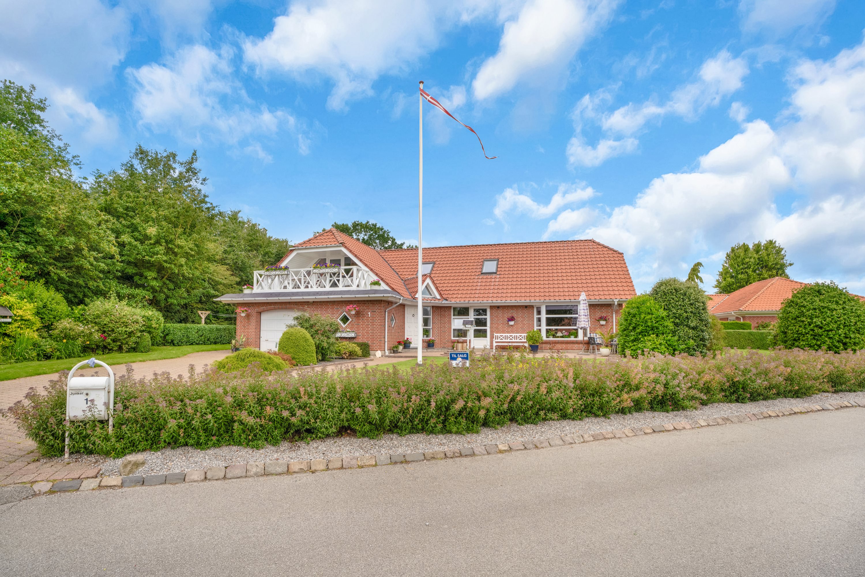 Fremhævet ejendommen billede i fuldskærmstilstand. Billede af Engparken 1, 6760 Ribe
