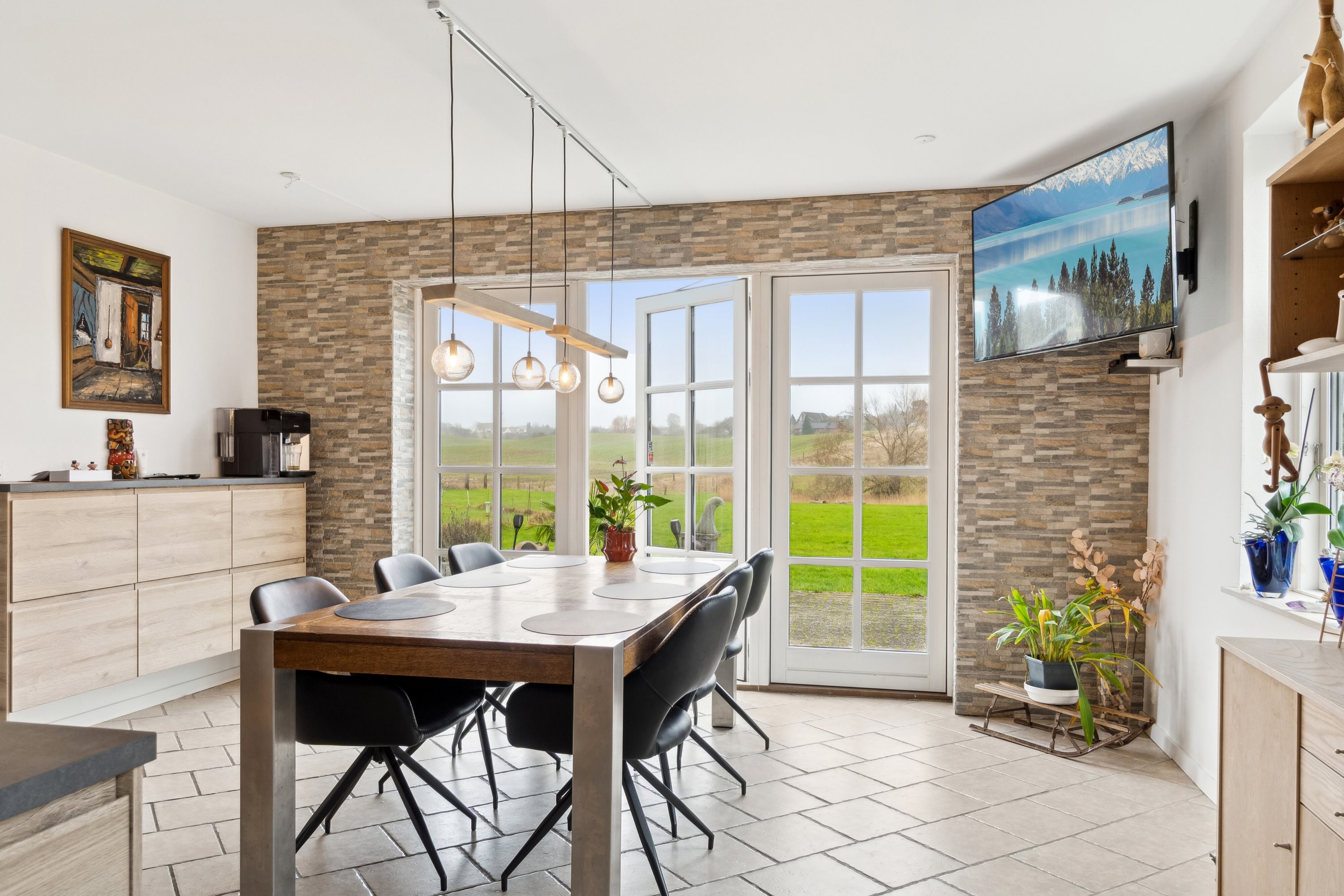 Fremhævet spiseplads billede i fuldskærmstilstand. Billede af Elledevej 44, 4400 Kalundborg