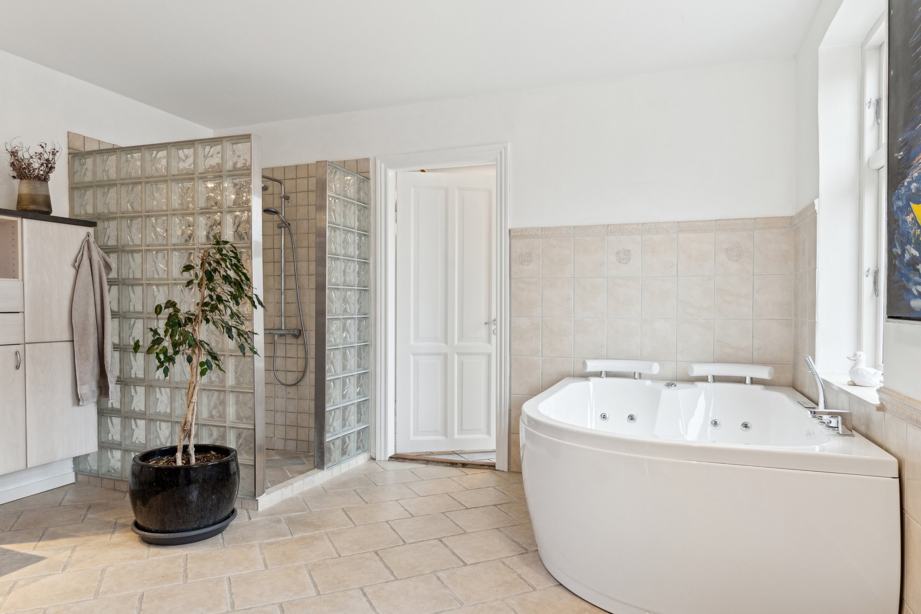 Fremhævet badeværelse billede i fuldskærmstilstand. Billede af Elledevej 44, 4400 Kalundborg