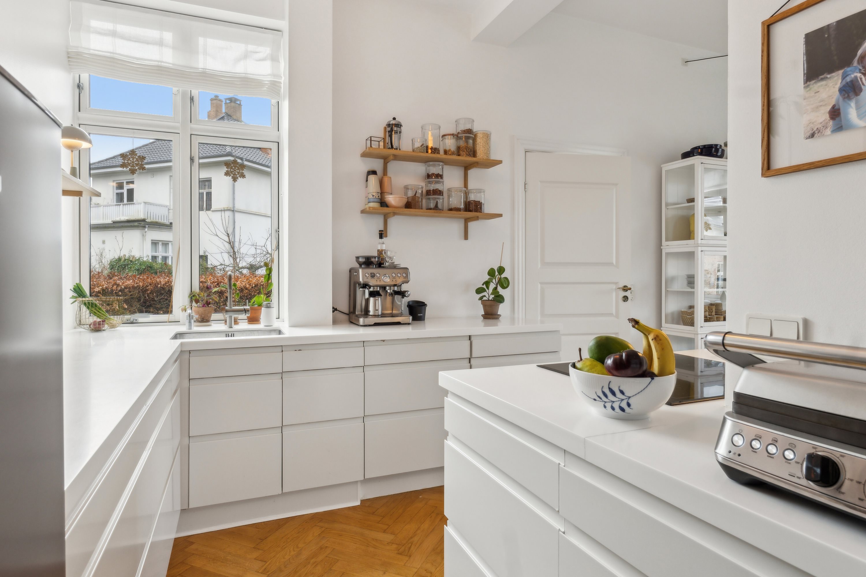 Fremhævet køkken billede i fuldskærmstilstand. Billede af Brogårdsvej 3, st.., 2820 Gentofte