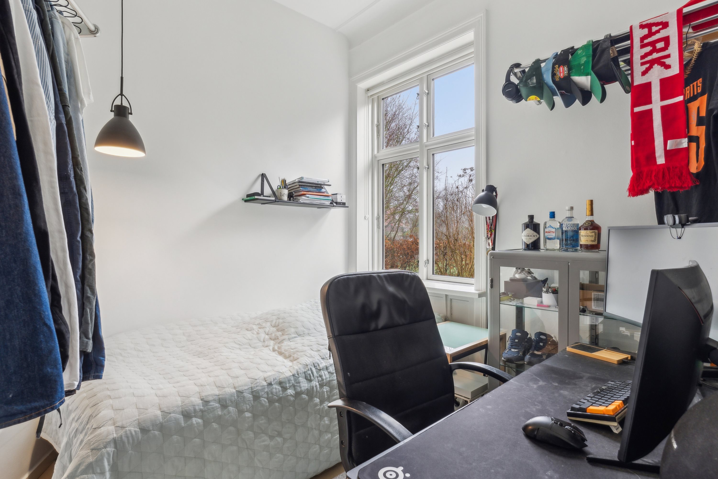 Fremhævet arbejdsværelse billede i fuldskærmstilstand. Billede af Brogårdsvej 3, st.., 2820 Gentofte