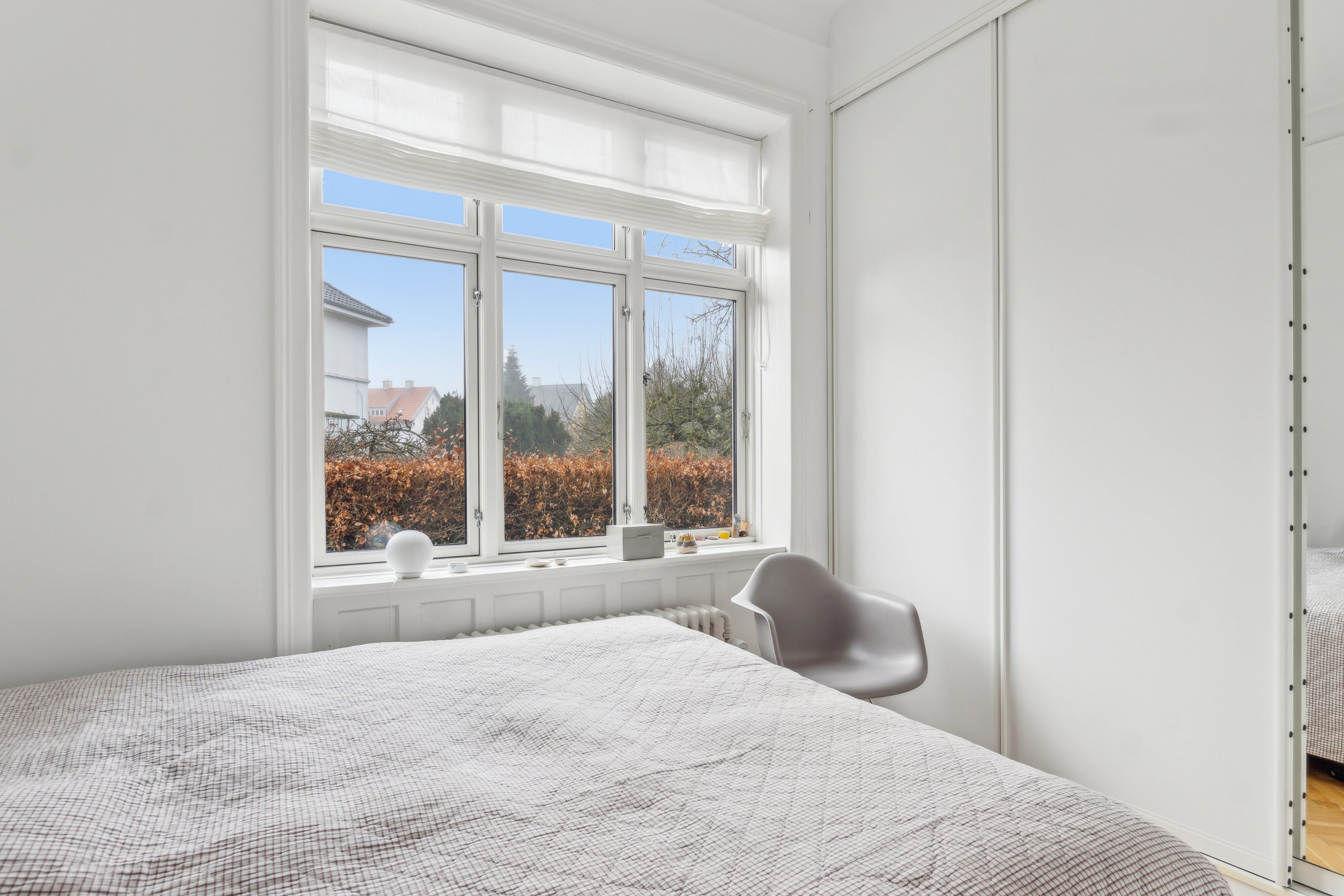 Fremhævet soveværelse billede i fuldskærmstilstand. Billede af Brogårdsvej 3, st.., 2820 Gentofte