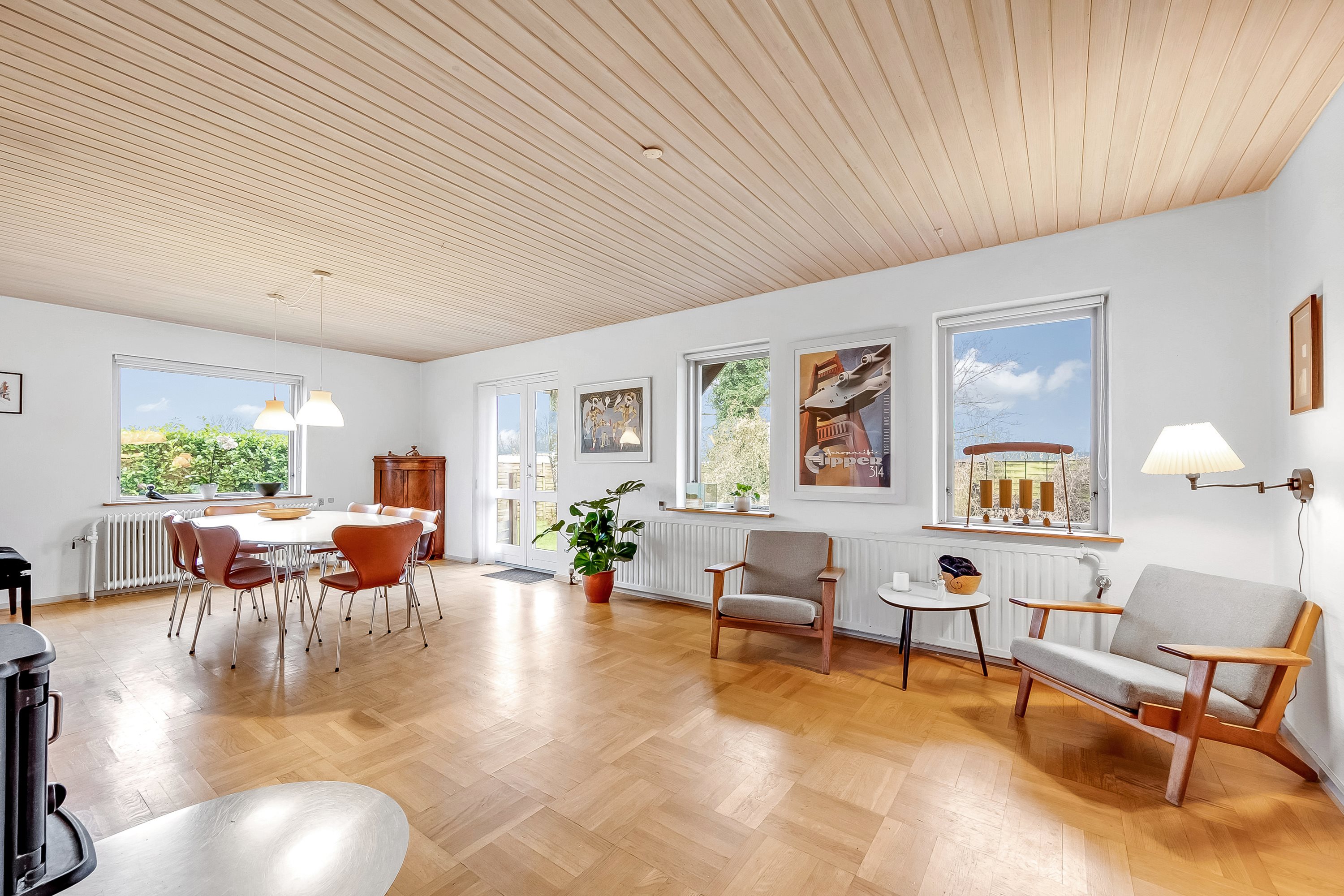 Fremhævet stue billede i fuldskærmstilstand. Billede af Bygmarken 5, 6971 Spjald