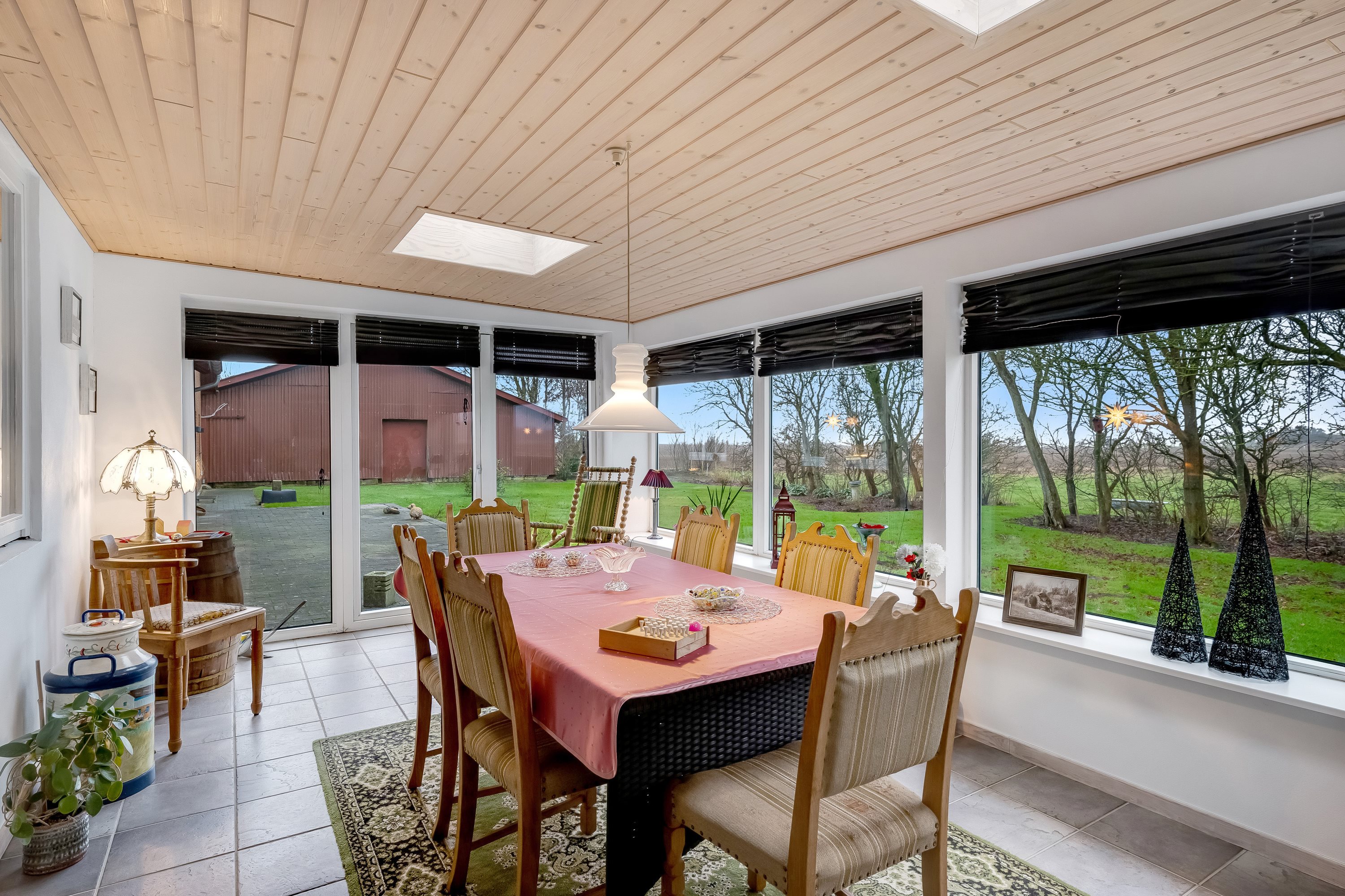 Fremhævet udestue billede i fuldskærmstilstand. Billede af Kannikhusvej 2, Bønderby, 6270 Tønder