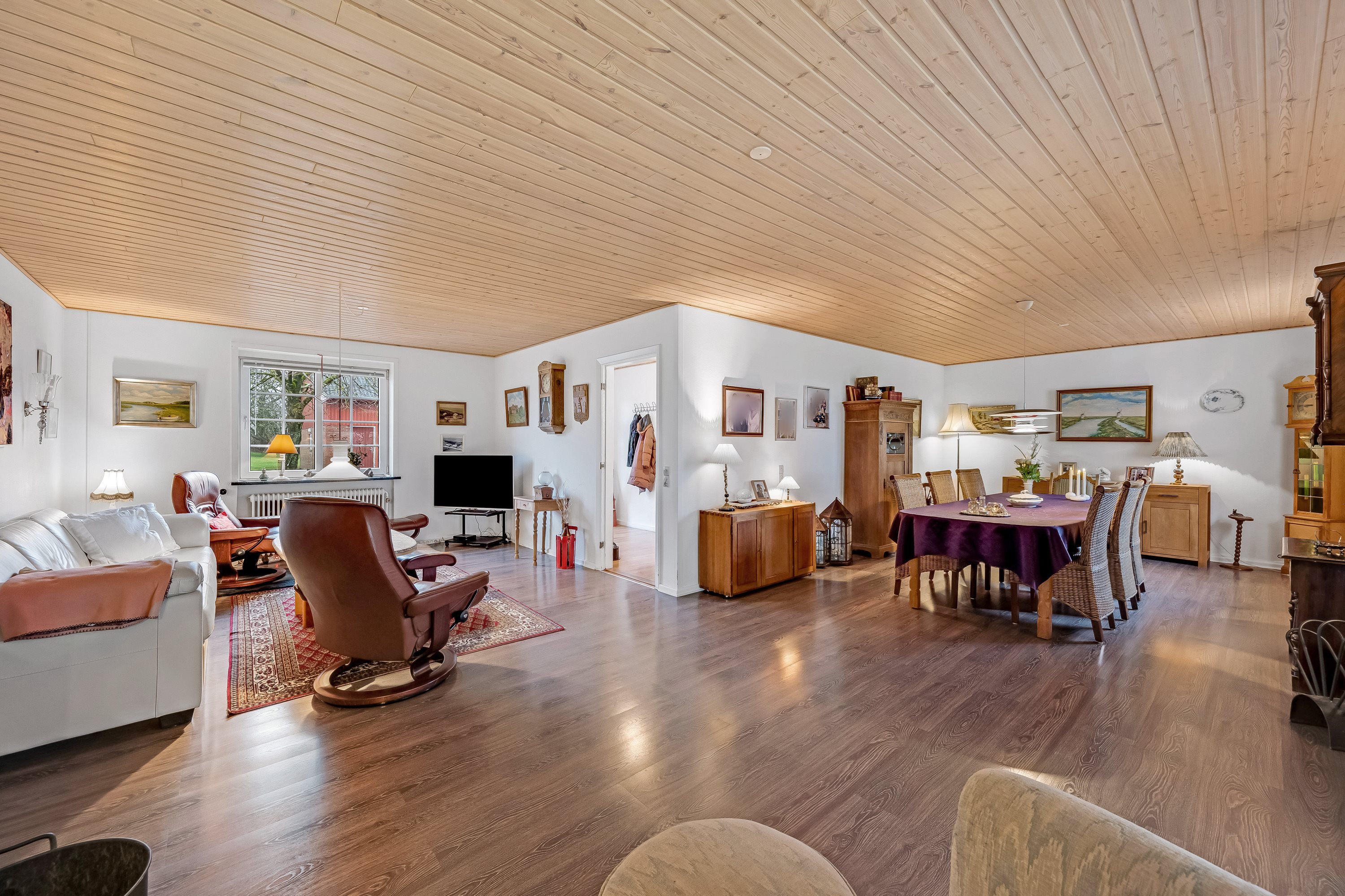 Fremhævet stue billede i fuldskærmstilstand. Billede af Kannikhusvej 2, Bønderby, 6270 Tønder