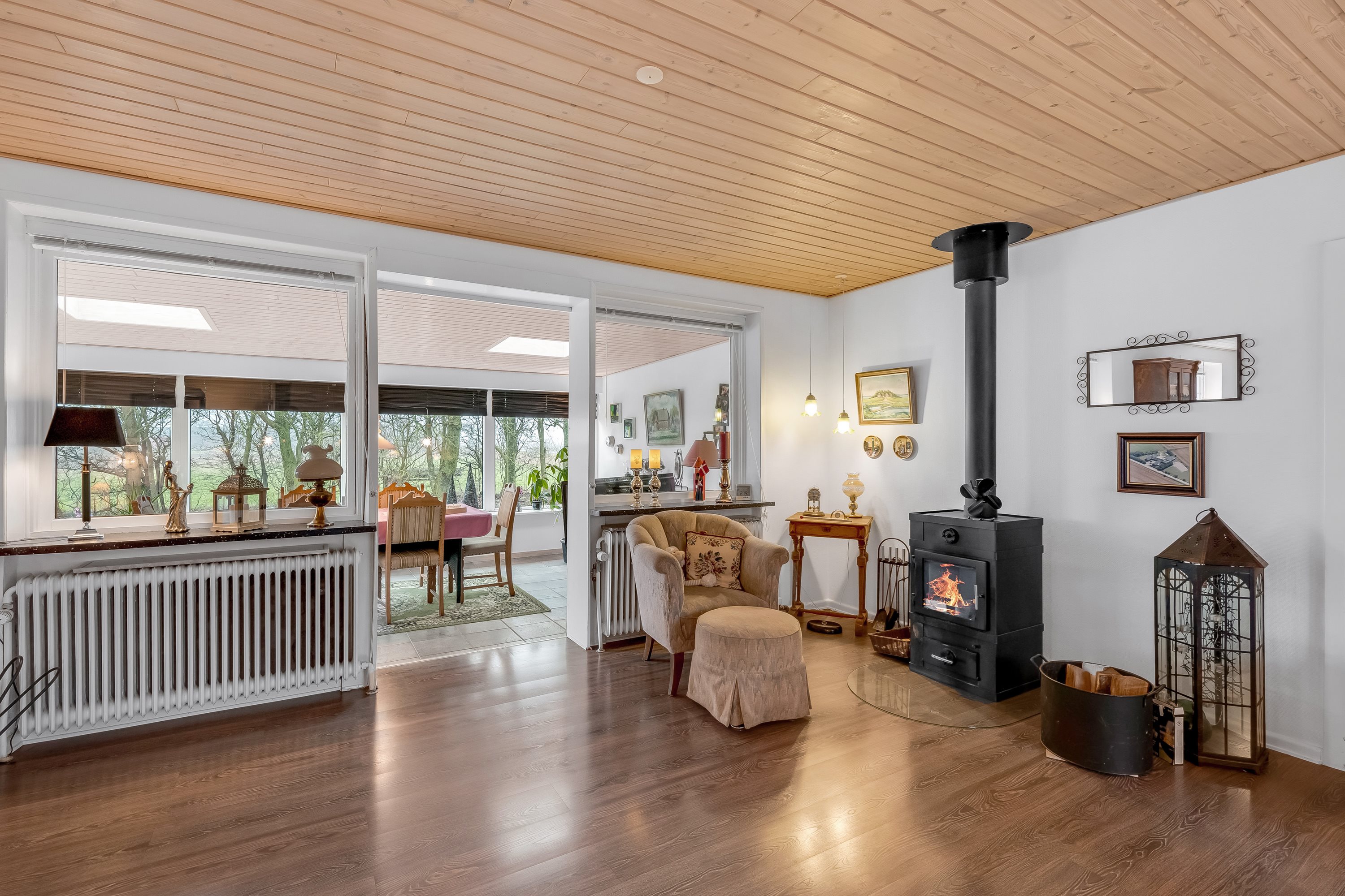 Fremhævet stue billede i fuldskærmstilstand. Billede af Kannikhusvej 2, Bønderby, 6270 Tønder