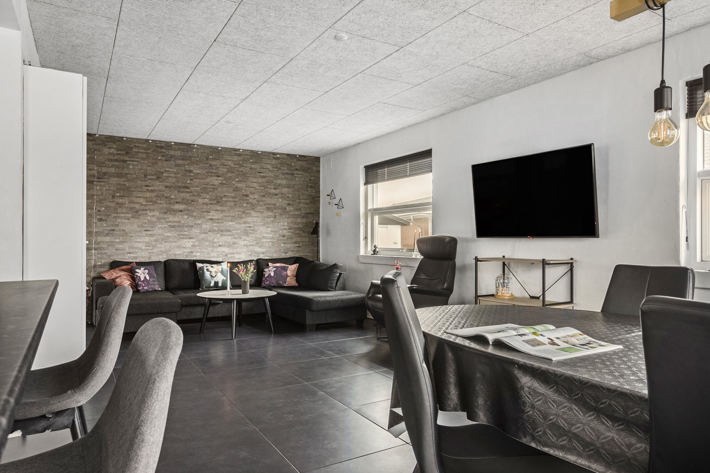 Fremhævet stue billede i fuldskærmstilstand. Billede af Ribevej 11, 6650 Brørup