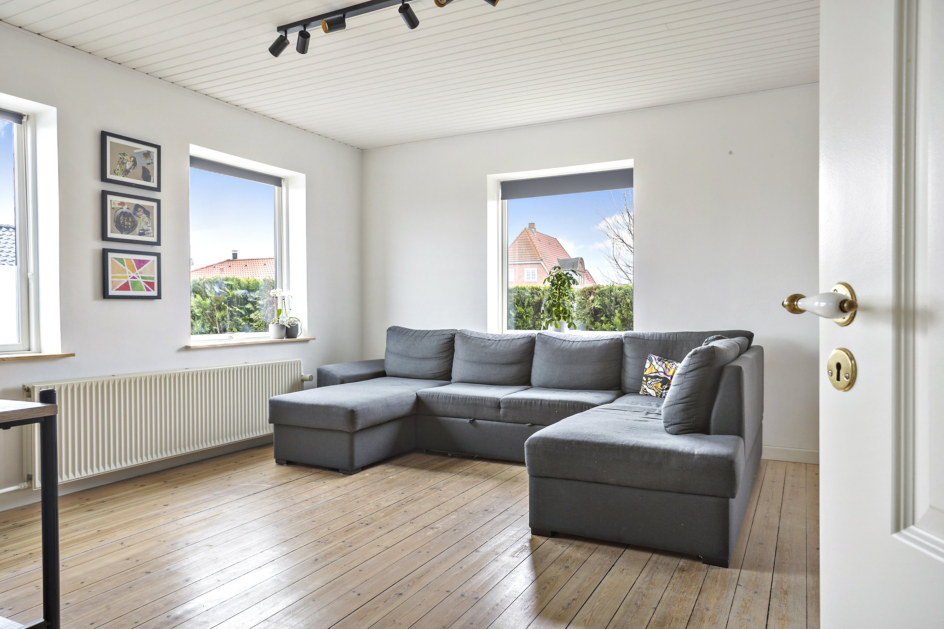 Fremhævet stue billede i fuldskærmstilstand. Billede af Stationsvej 6, 6622 Bække