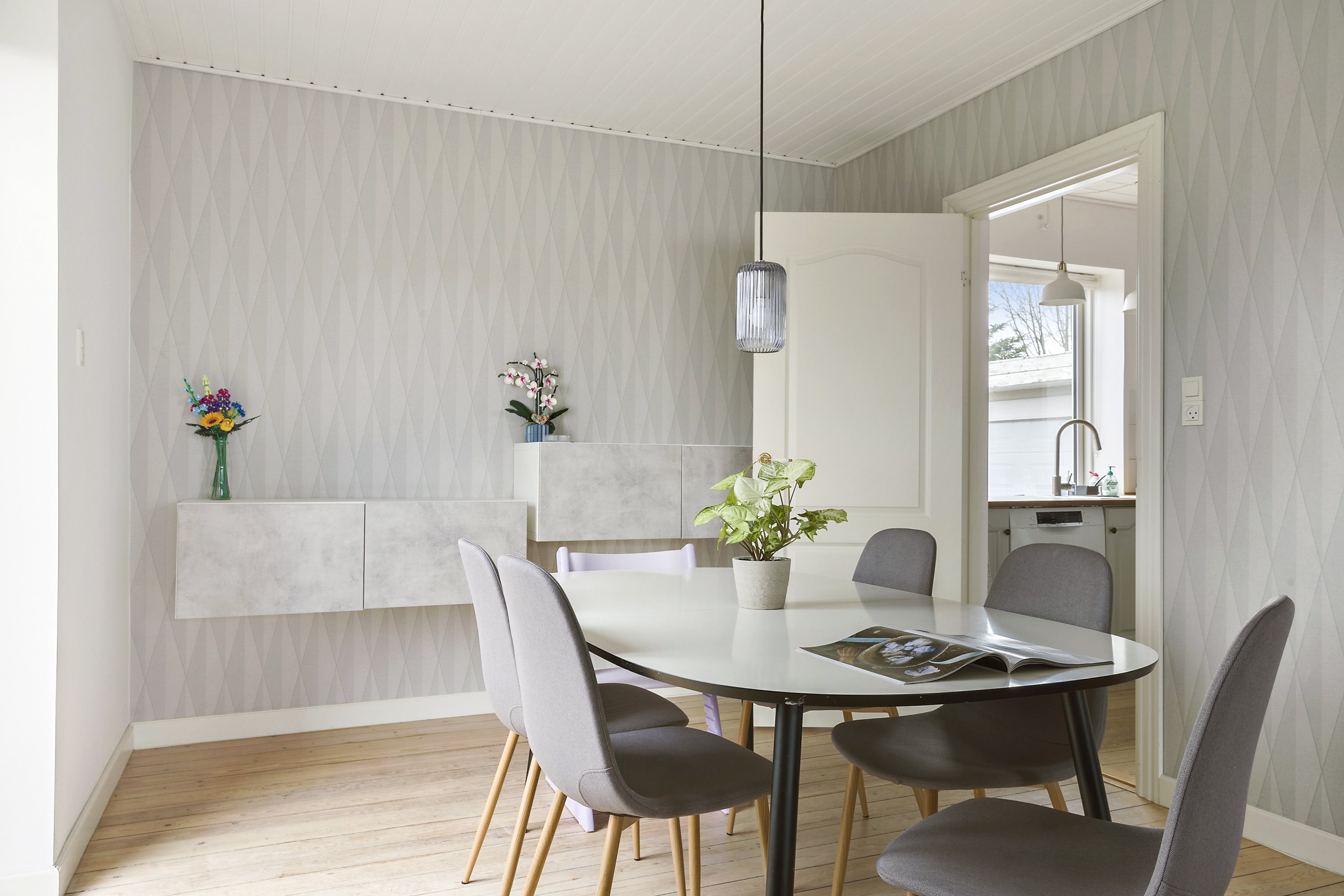 Fremhævet spisekøkken billede i fuldskærmstilstand. Billede af Stationsvej 6, 6622 Bække