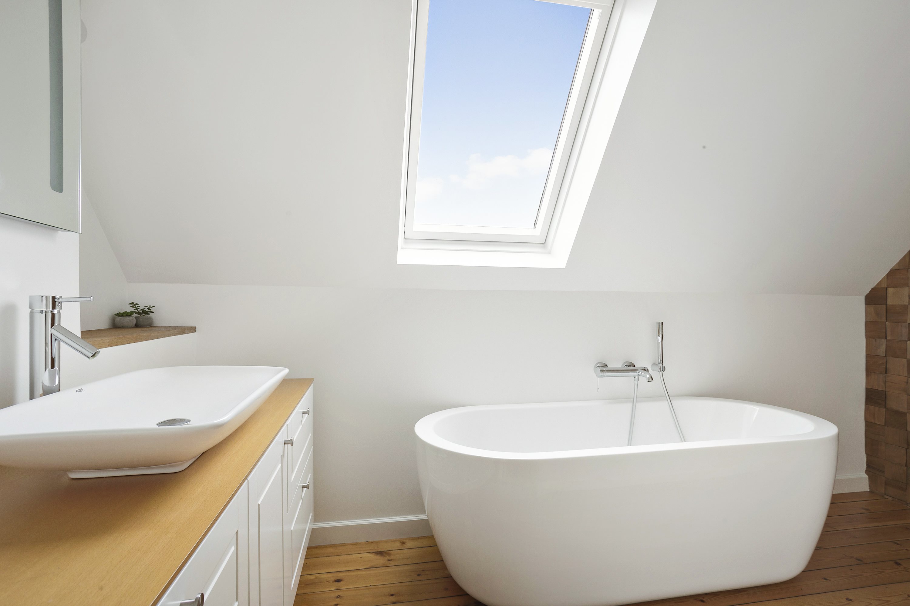 Fremhævet badeværelse billede i fuldskærmstilstand. Billede af Stationsvej 6, 6622 Bække