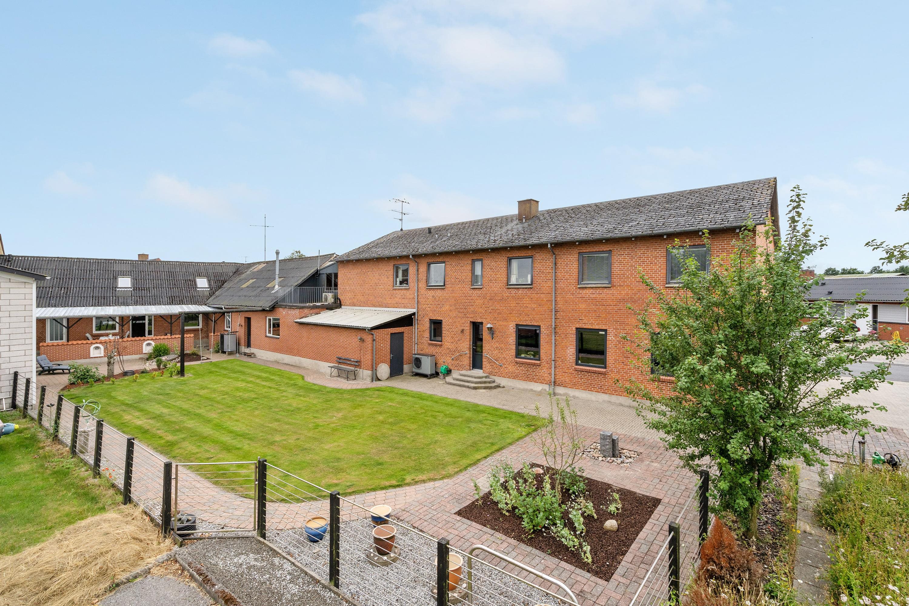 Fremhævet ejendommen billede i fuldskærmstilstand. Billede af Østergade 5, Østrup, 9600 Aars