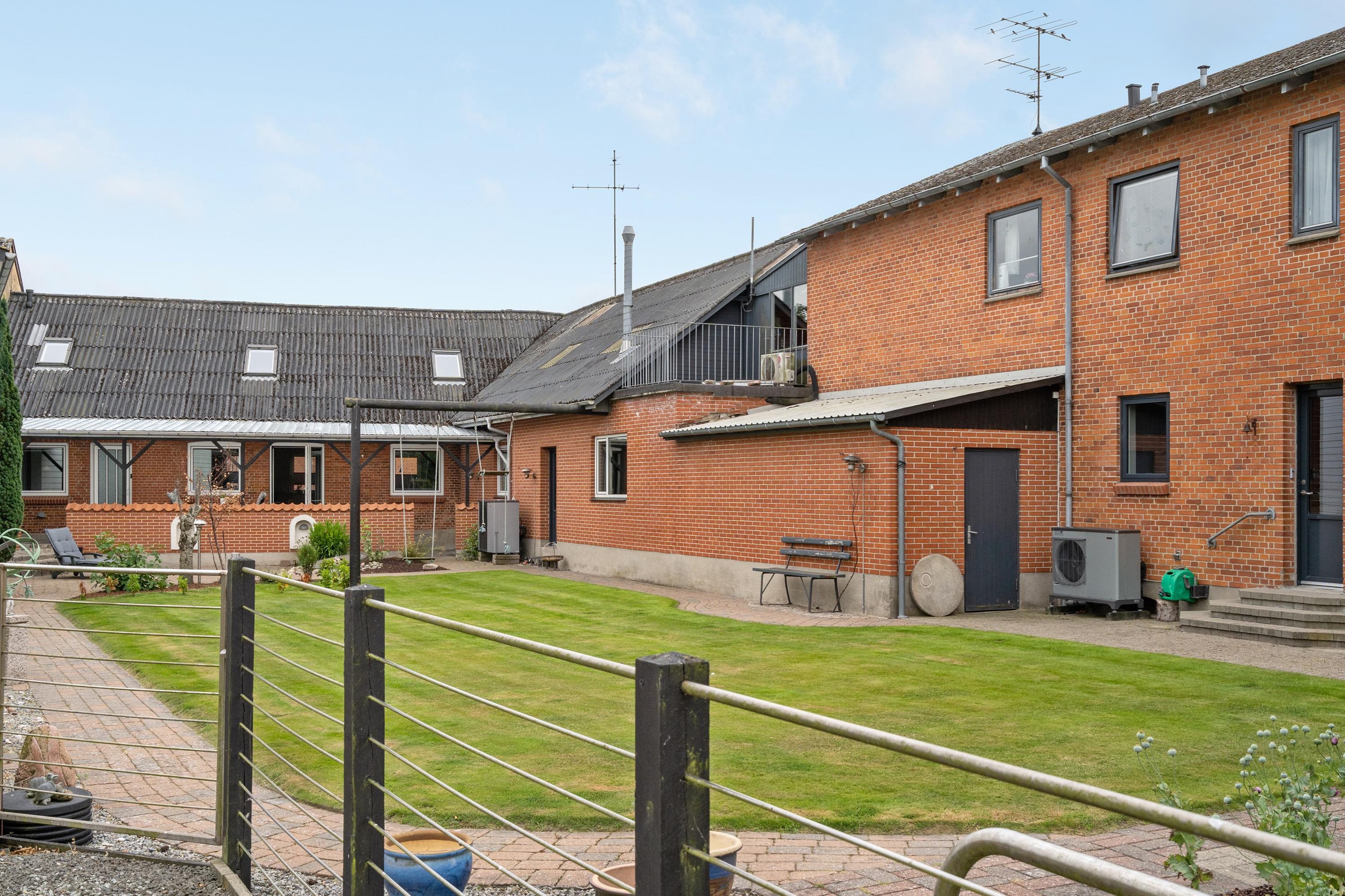 Fremhævet ejendommen billede i fuldskærmstilstand. Billede af Østergade 5, Østrup, 9600 Aars