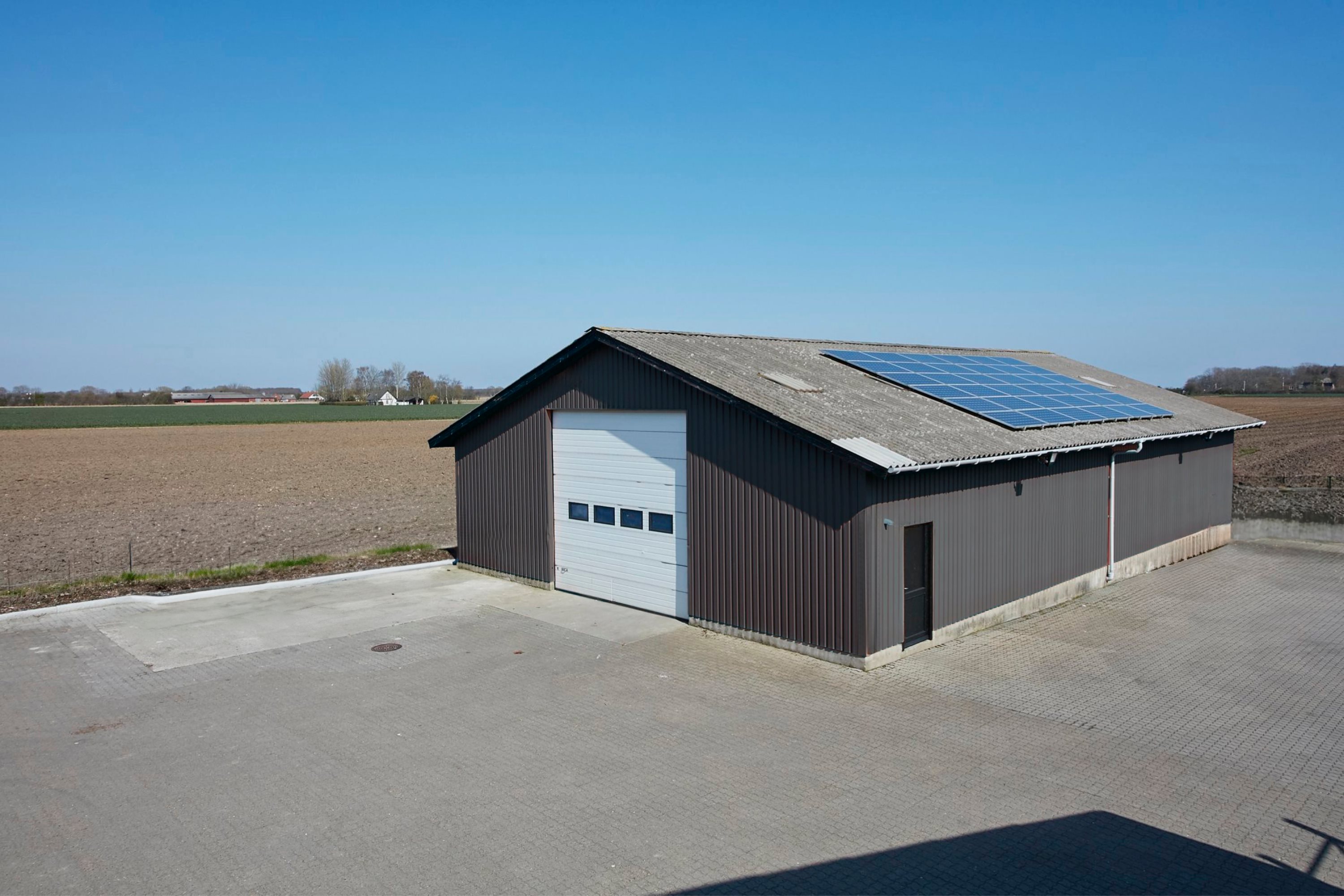 Fremhævet lagerhal billede i fuldskærmstilstand. Billede af Østrupvej 49, Glud, 7130 Juelsminde