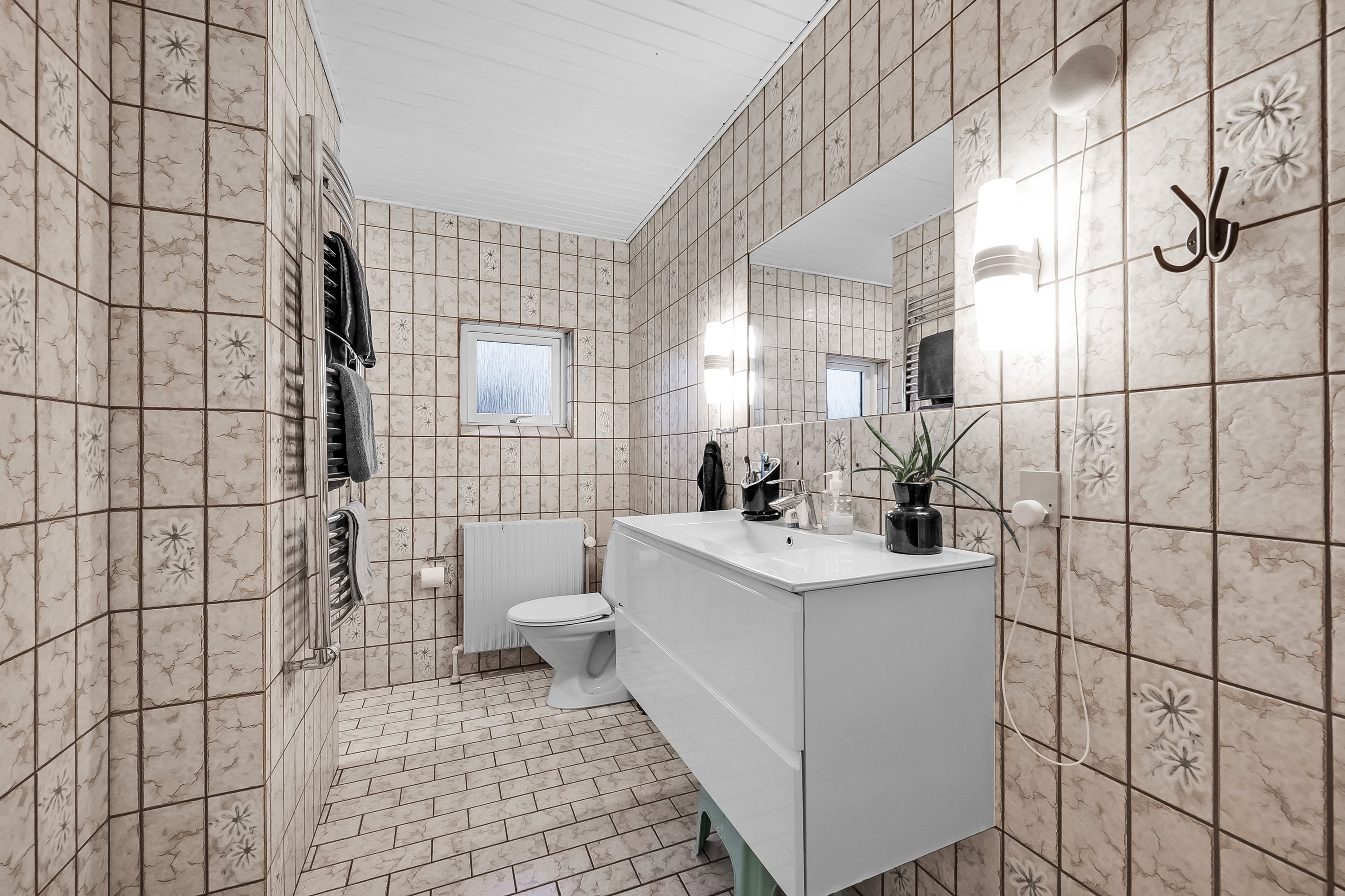 Fremhævet badeværelse billede i fuldskærmstilstand. Billede af Præstevejen 14, Faster, 6900 Skjern