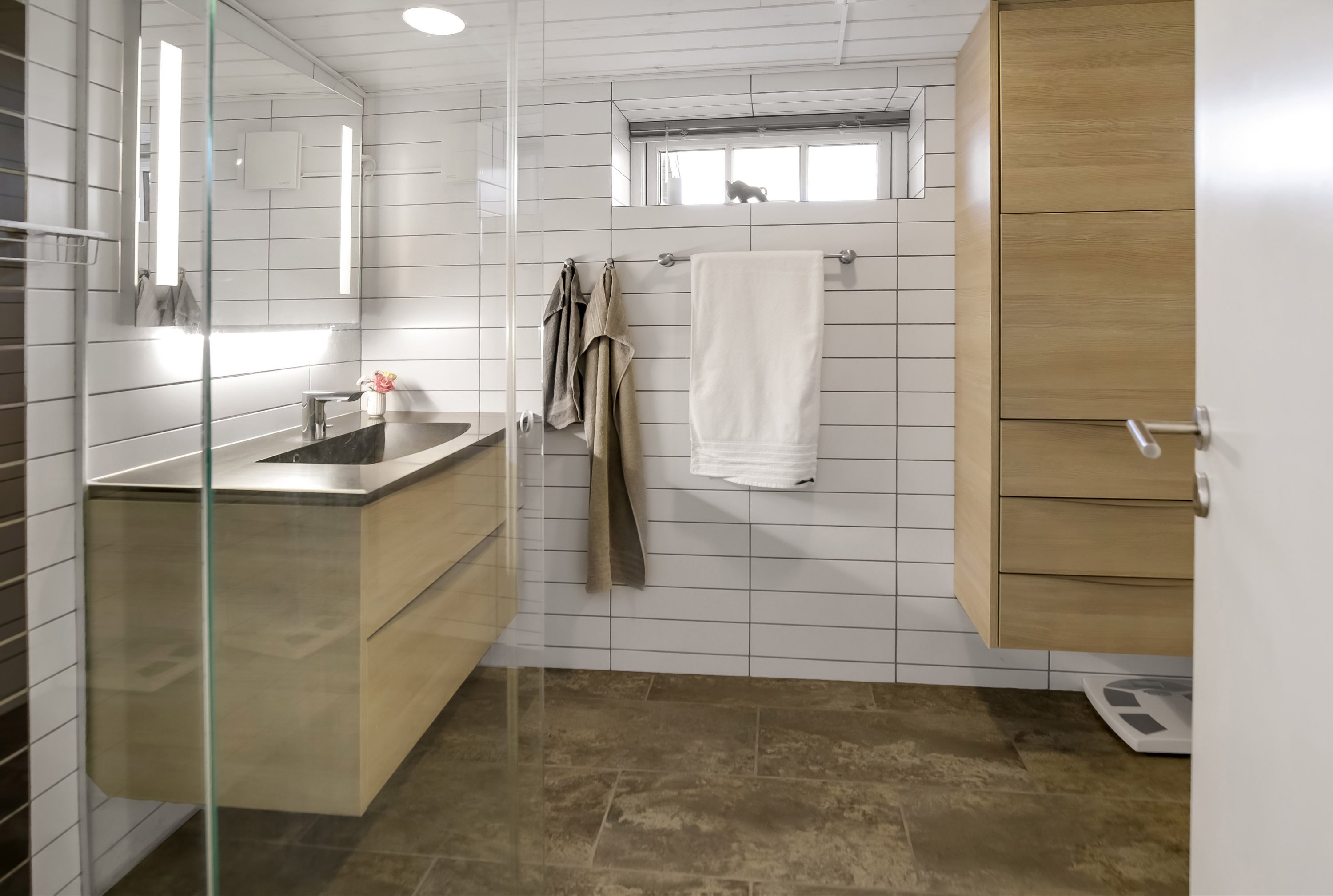 Miniaturebillede 2: badeværelse. Billede af Søgårdsvej 10, Tåstrup, 8410 Rønde