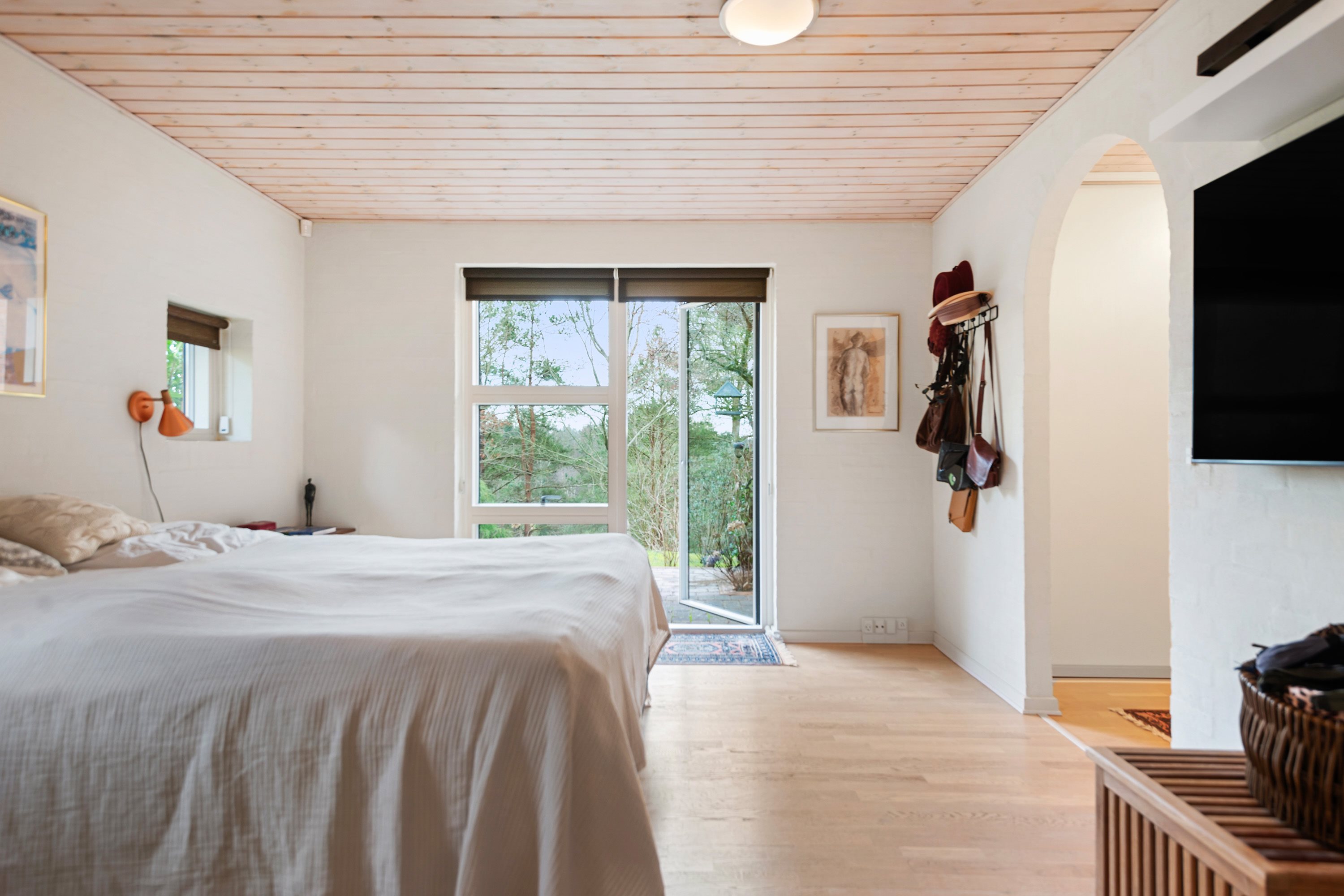 Fremhævet soveværelse billede i fuldskærmstilstand. Billede af Holmekollen 8, Voervadsbro, 8660 Skanderborg