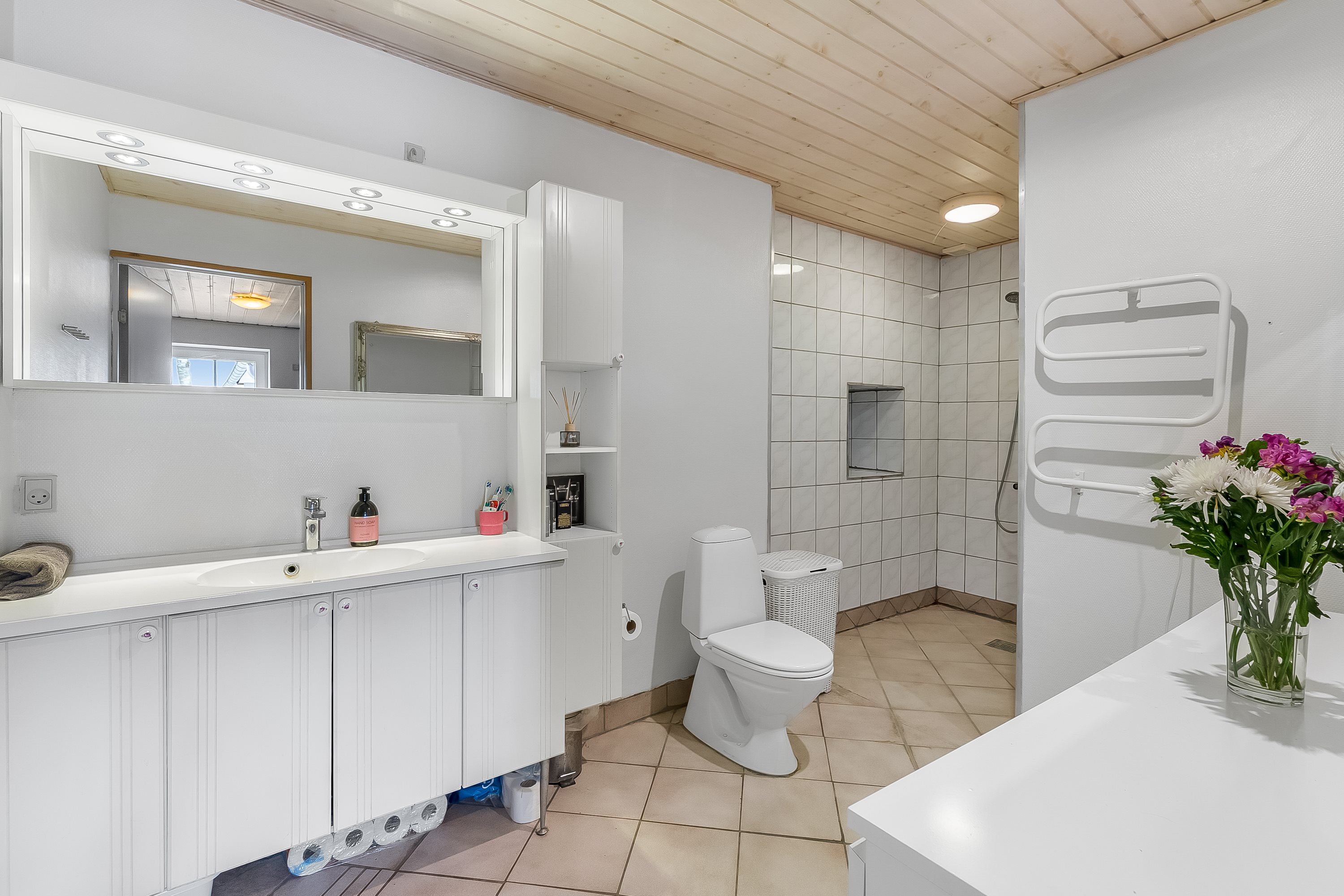 Fremhævet badeværelse billede i fuldskærmstilstand. Billede af Drenderupvej 12, Ødis Bramdr, 6580 Vamdrup