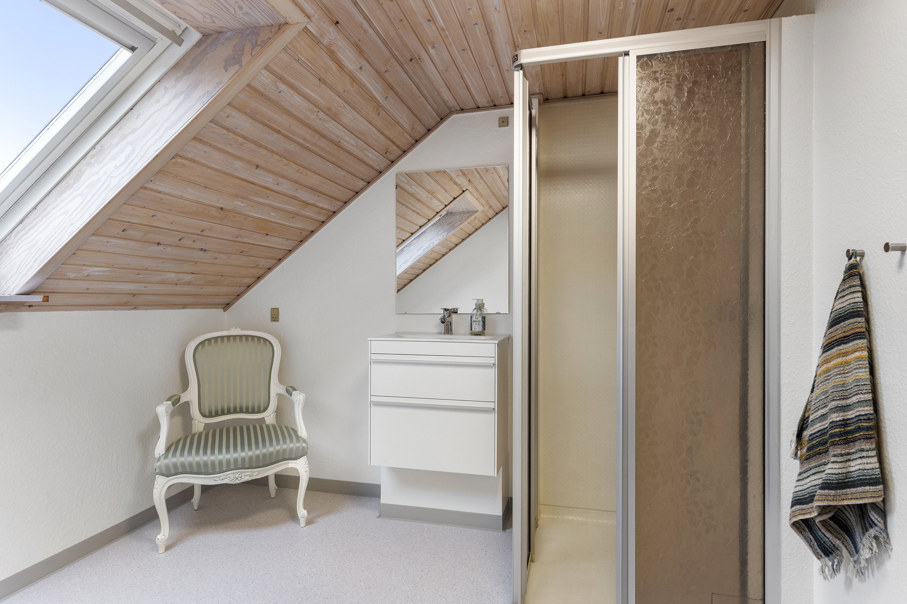 Fremhævet badeværelse billede i fuldskærmstilstand. Billede af Østergade 5, Østrup, 9600 Aars