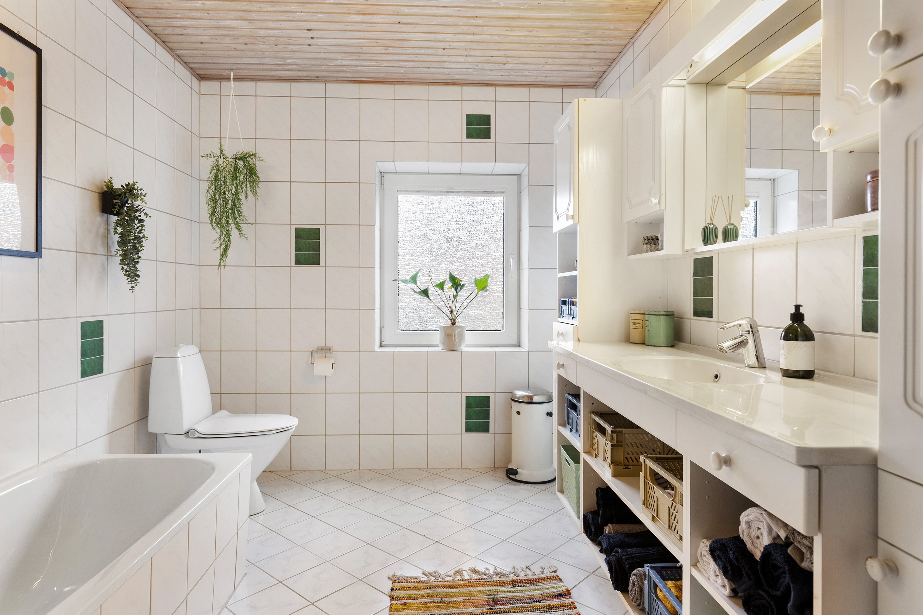 Fremhævet badeværelse billede i fuldskærmstilstand. Billede af Østergade 5, Østrup, 9600 Aars