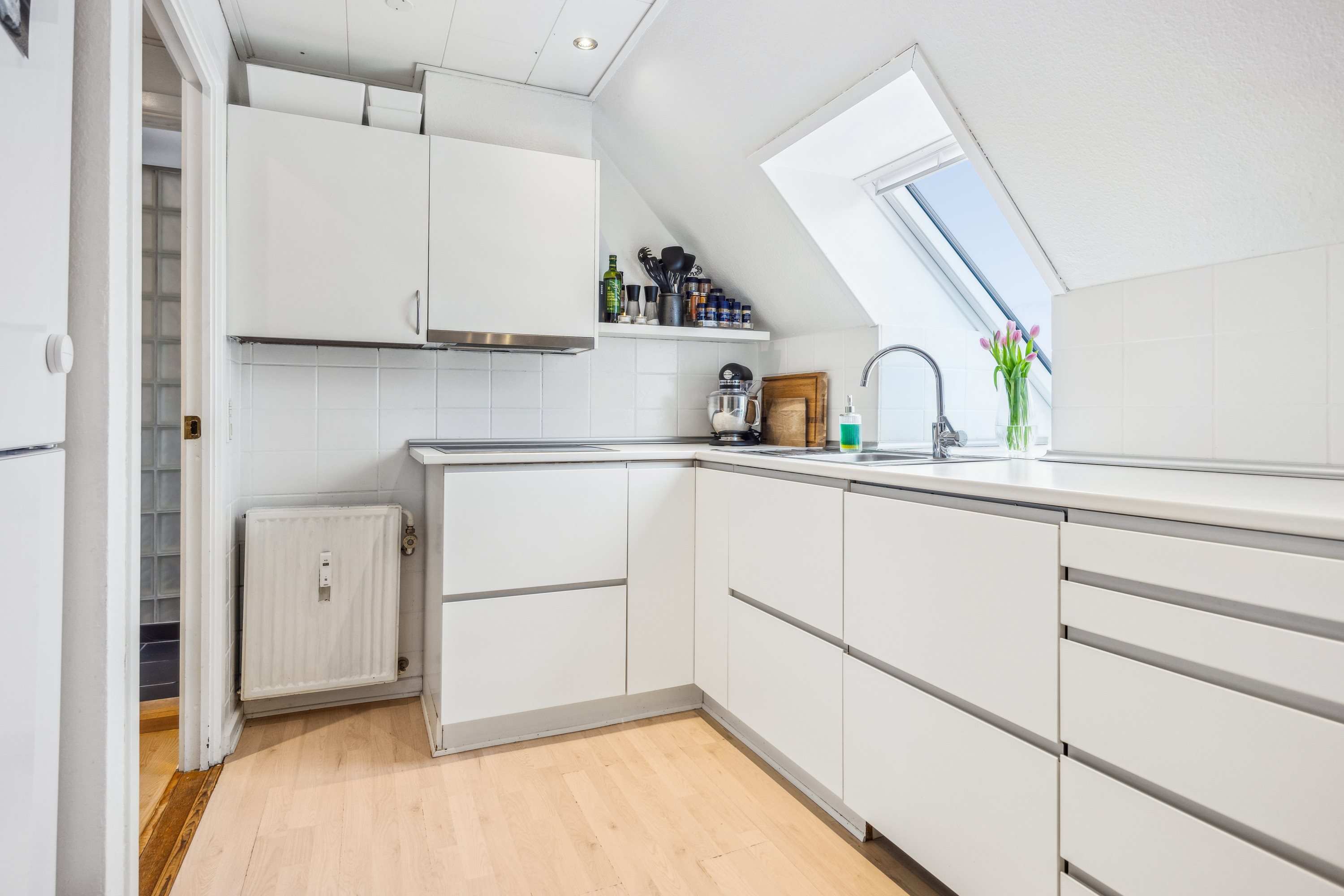 Fremhævet køkken billede i fuldskærmstilstand. Billede af Vestergade 41C, 2. th., 9400 Nørresundby