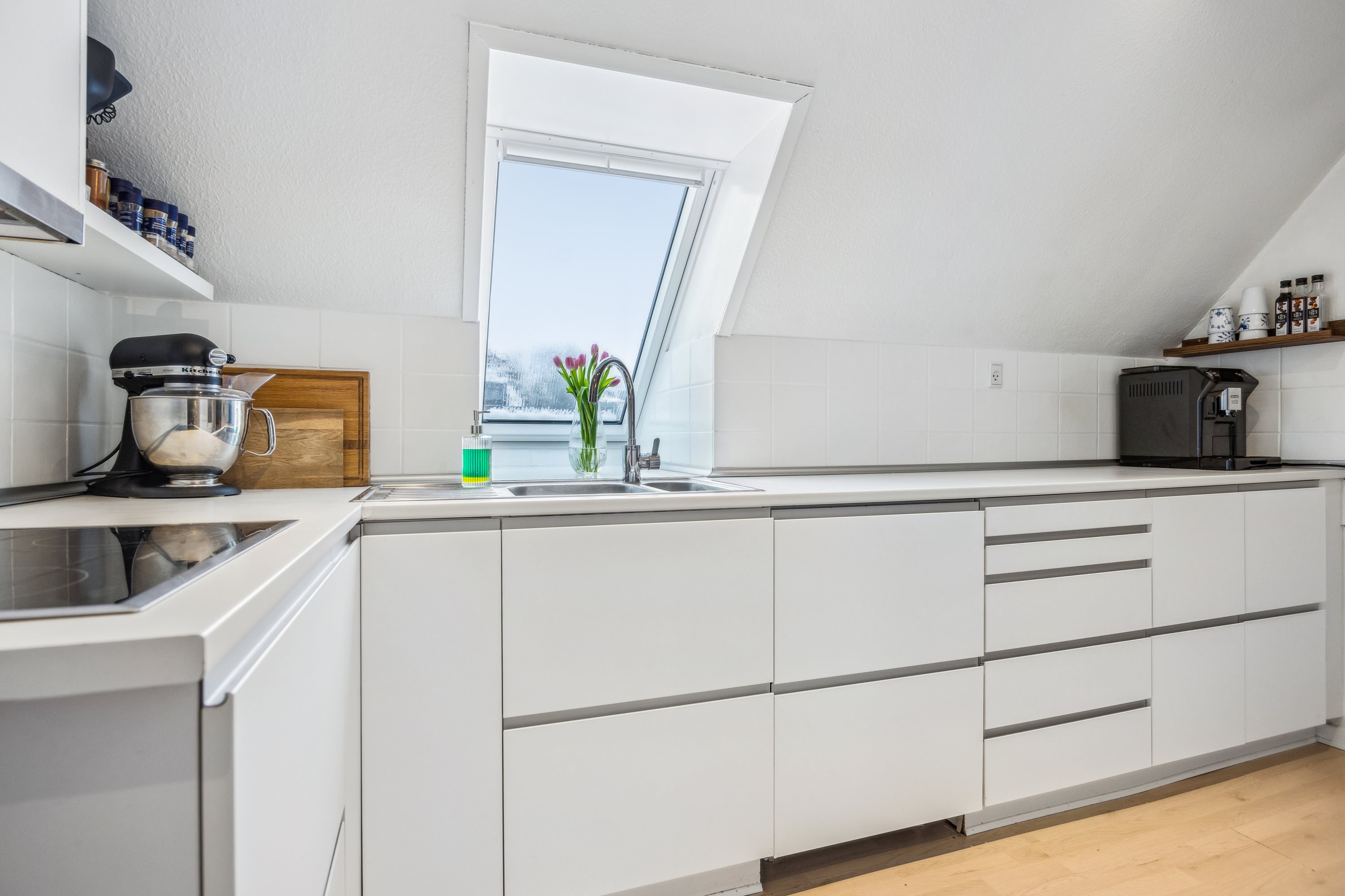 Fremhævet køkken billede i fuldskærmstilstand. Billede af Vestergade 41C, 2. th., 9400 Nørresundby