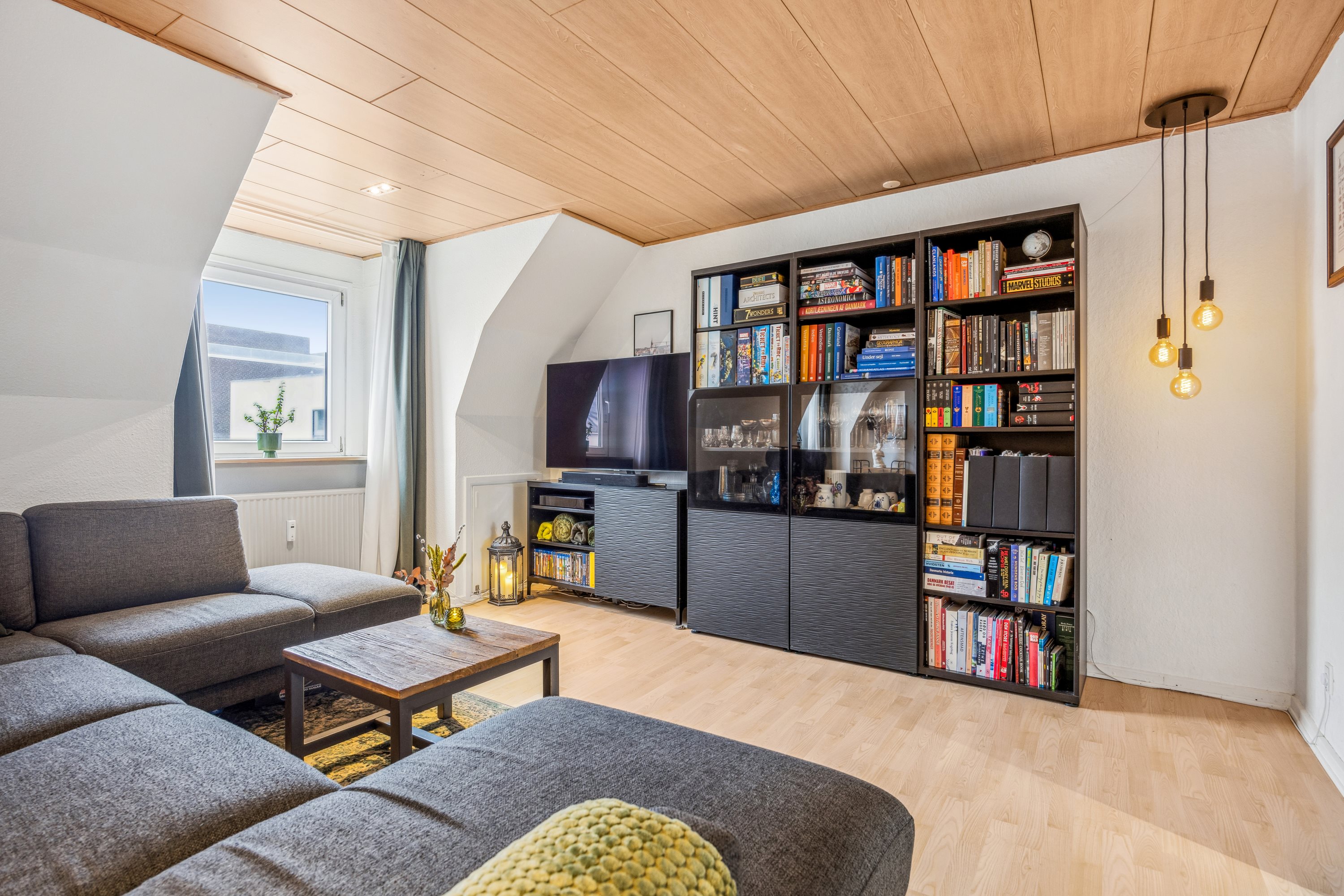 Fremhævet stue billede i fuldskærmstilstand. Billede af Vestergade 41C, 2. th., 9400 Nørresundby