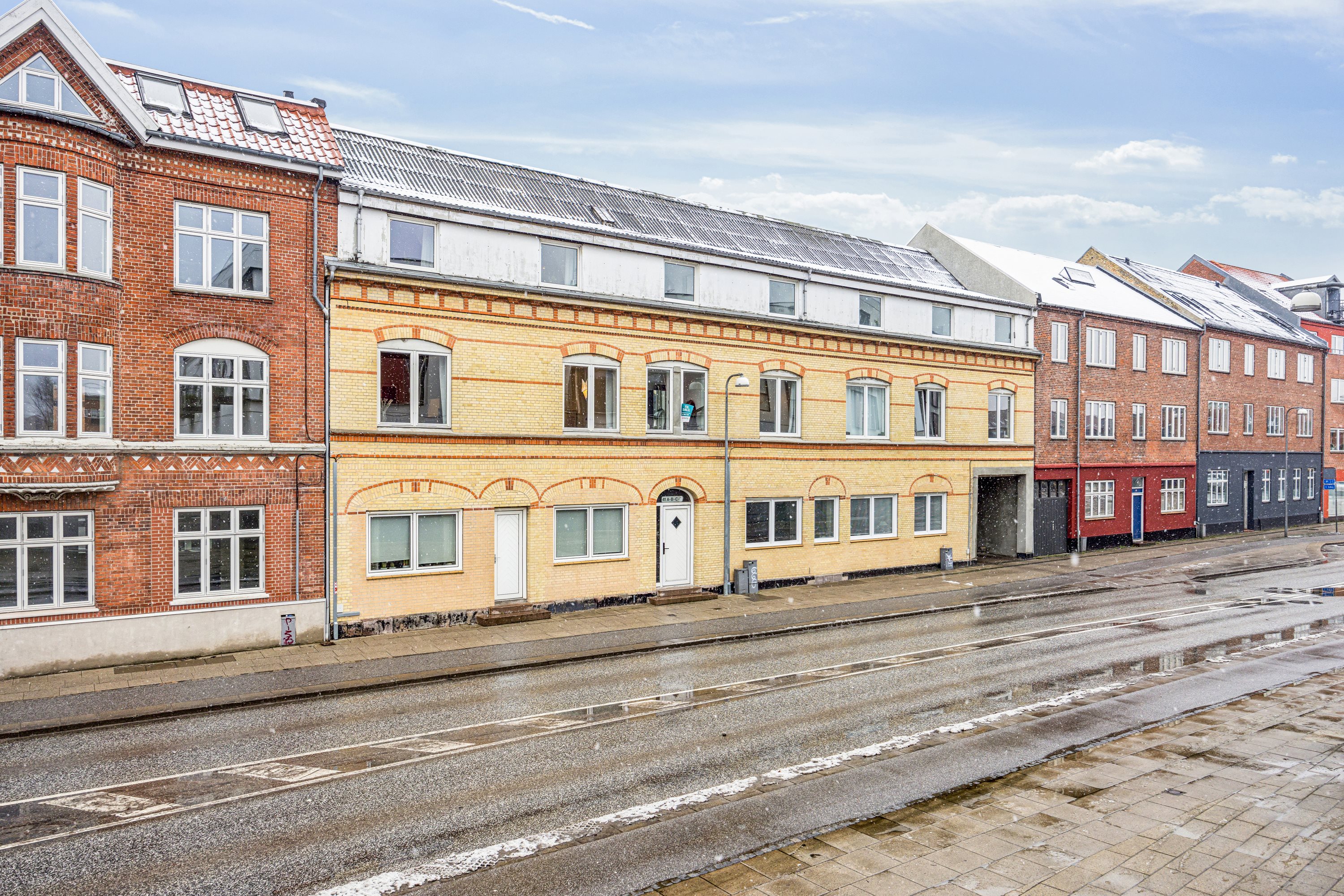 Fremhævet ejendom 1 billede i fuldskærmstilstand. Billede af Vestergade 41C, 2. th., 9400 Nørresundby