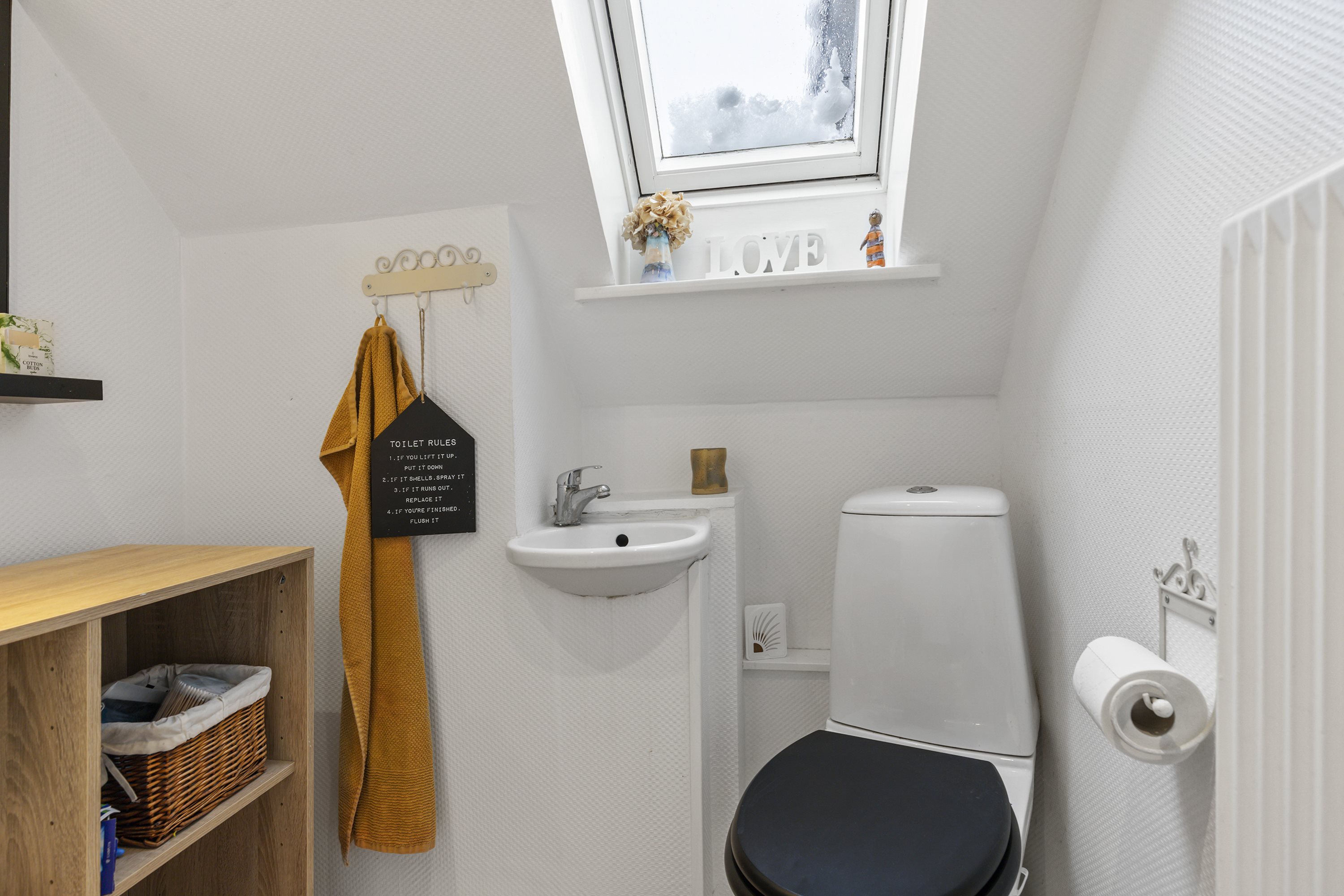 Fremhævet toilet billede i fuldskærmstilstand. Billede af Møllevej 48, 9800 Hjørring