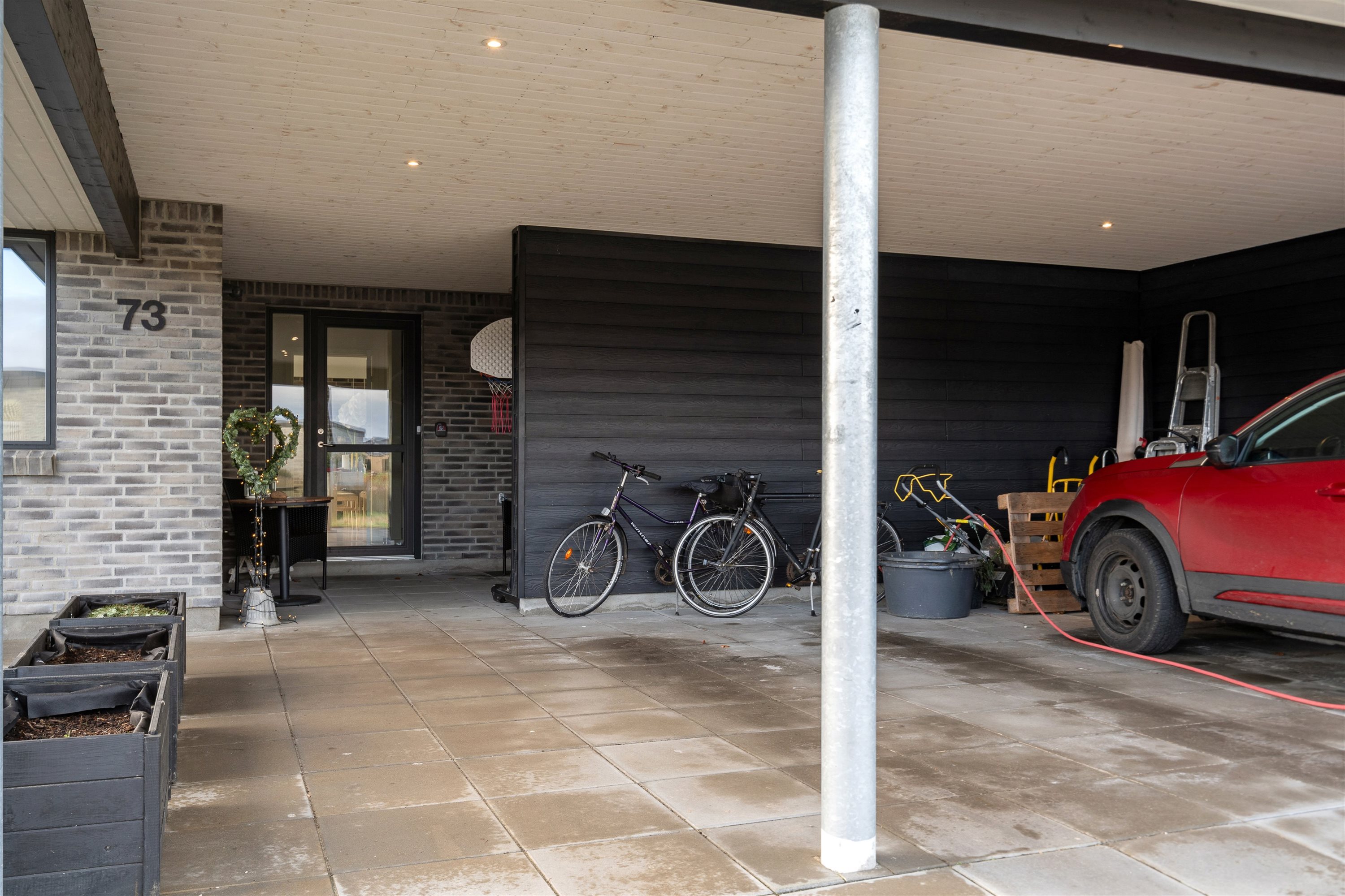 Fremhævet carport billede i fuldskærmstilstand. Billede af Søndertoften 73, 6800 Varde