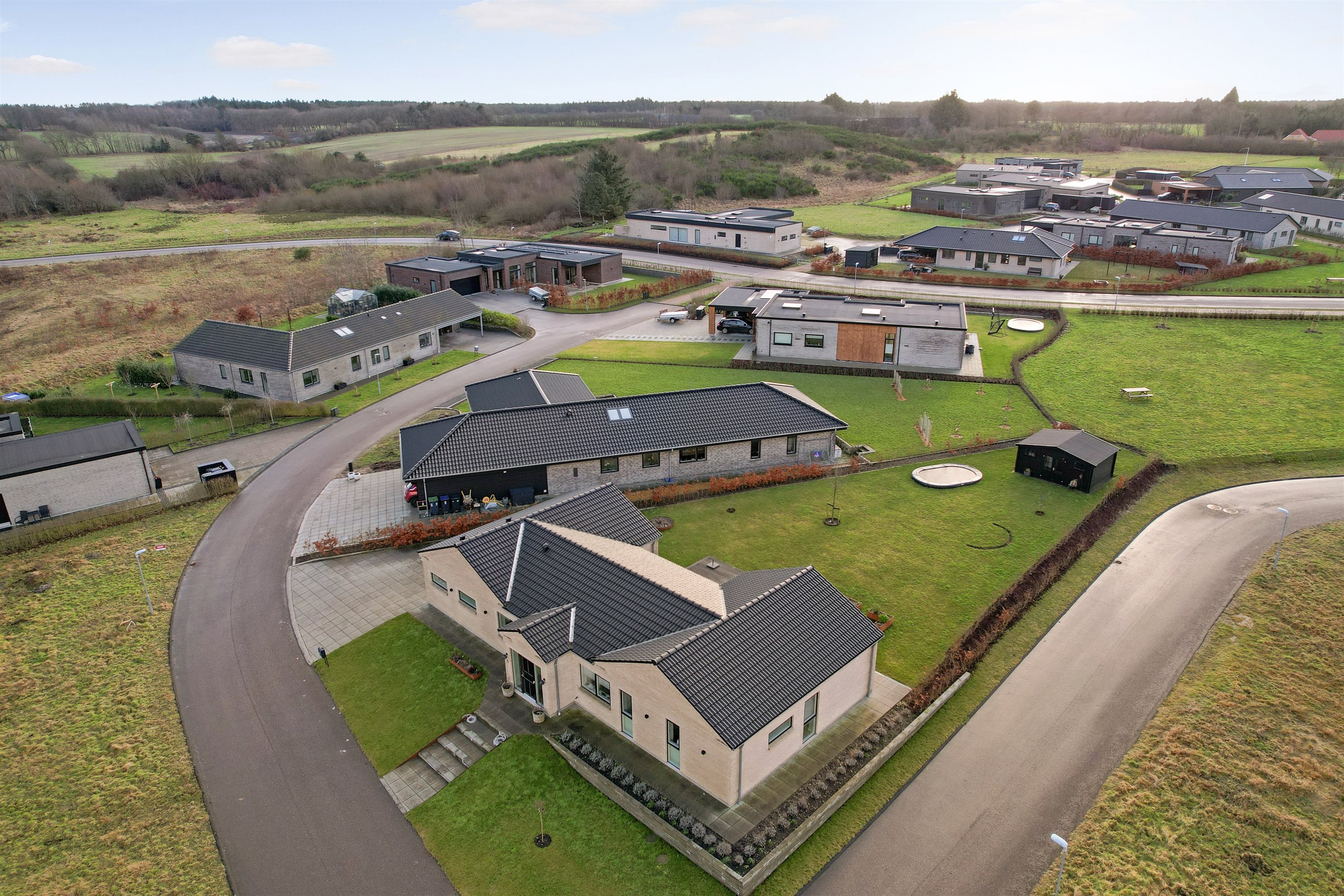 Fremhævet luftfoto billede i fuldskærmstilstand. Billede af Søndertoften 73, 6800 Varde