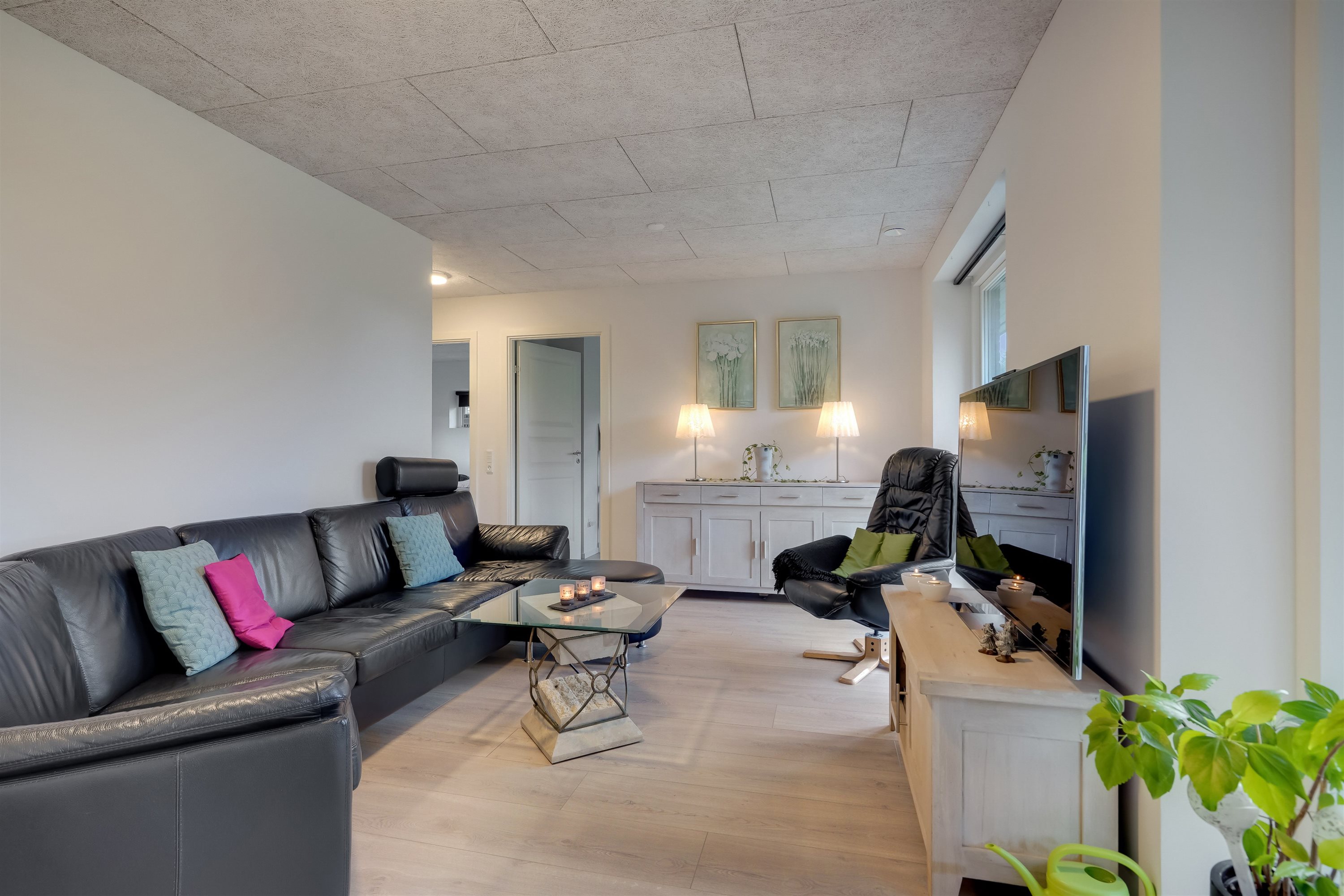 Fremhævet multirum billede i fuldskærmstilstand. Billede af Søndertoften 73, 6800 Varde