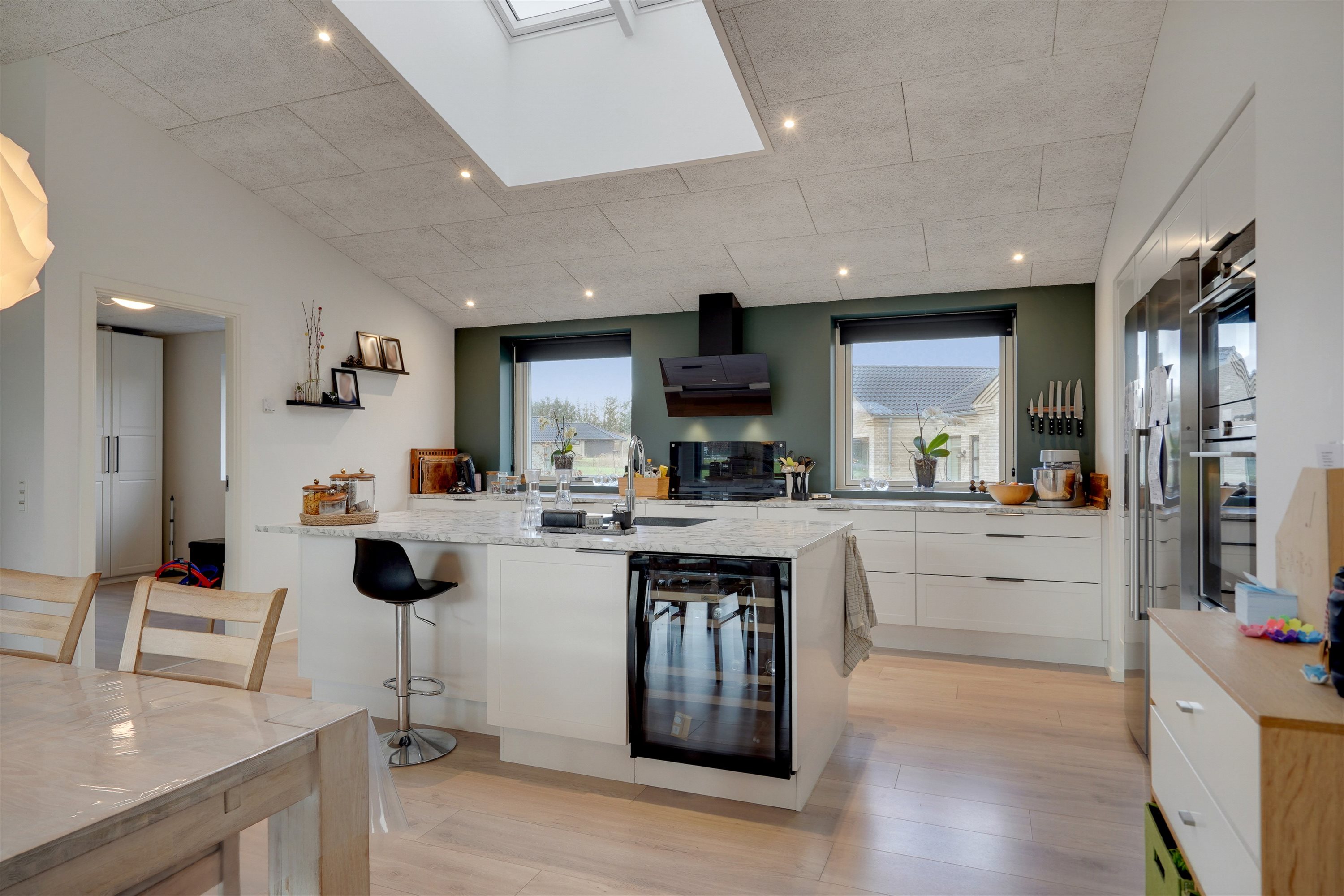 Fremhævet køkken alrum billede i fuldskærmstilstand. Billede af Søndertoften 73, 6800 Varde