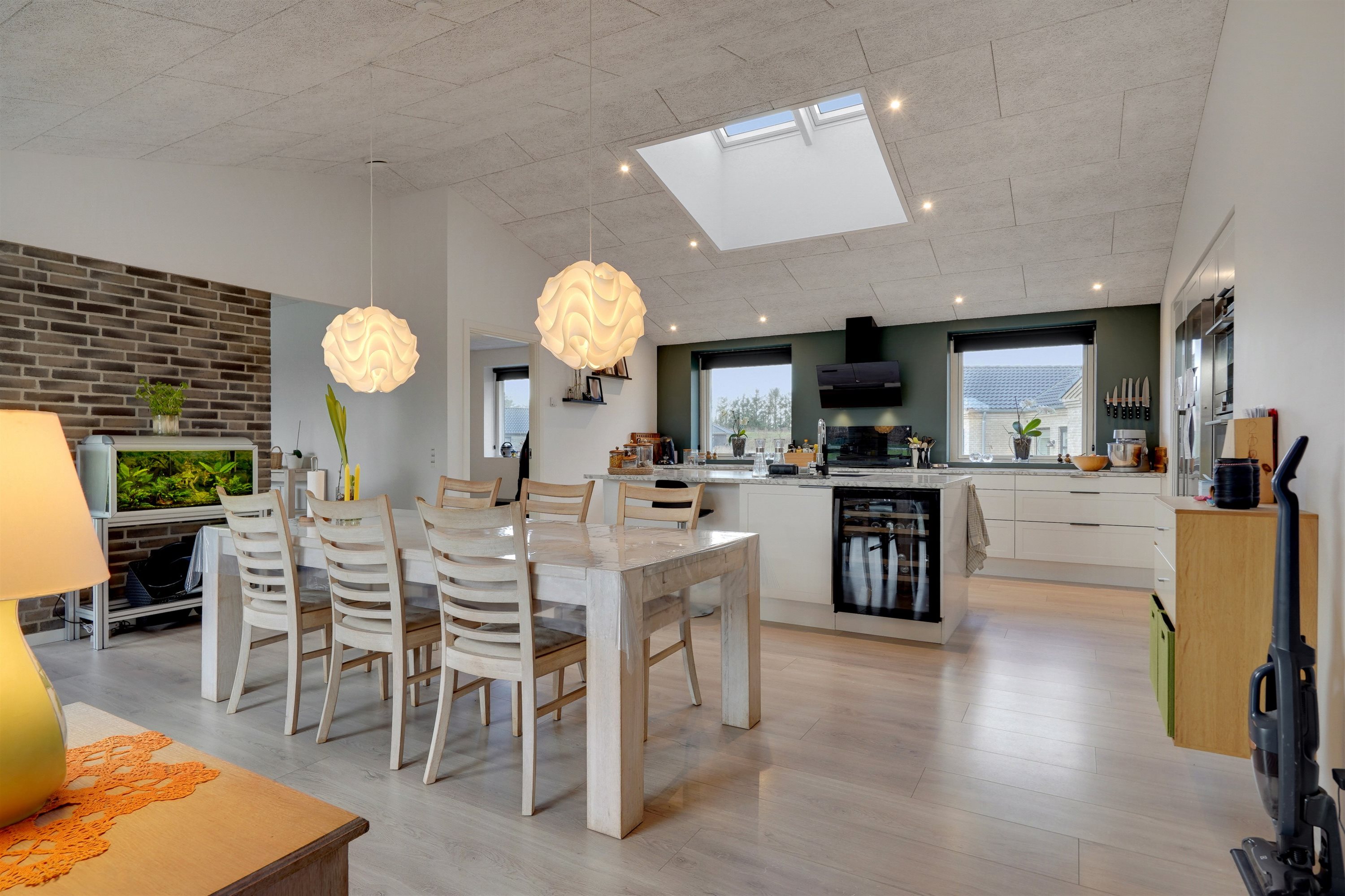 Fremhævet køkken alrum billede i fuldskærmstilstand. Billede af Søndertoften 73, 6800 Varde