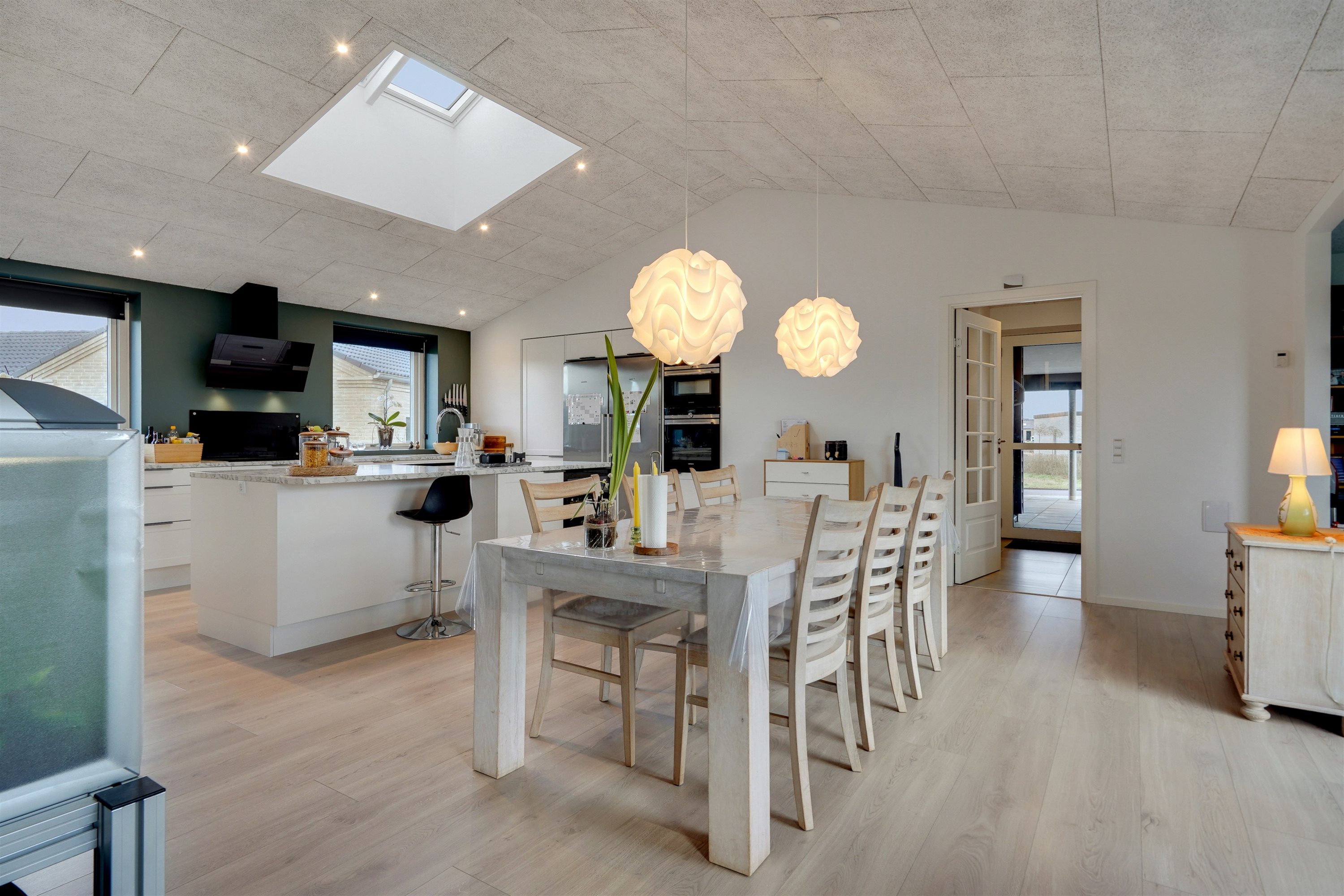 Fremhævet køkken alrum billede i fuldskærmstilstand. Billede af Søndertoften 73, 6800 Varde