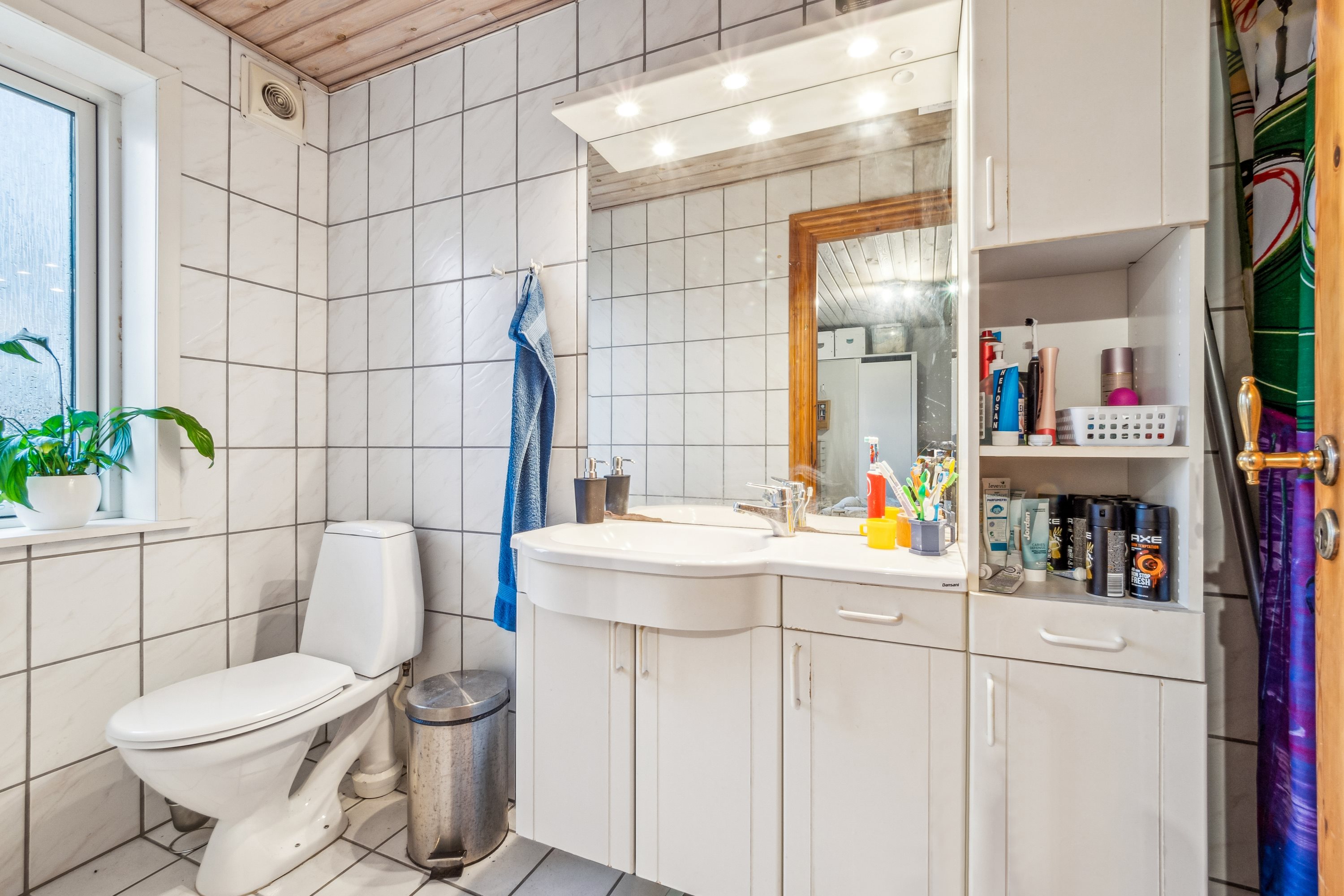 Fremhævet badeværelse billede i fuldskærmstilstand. Billede af Præstbrovej 357, Øster Jølby, 7950 Erslev