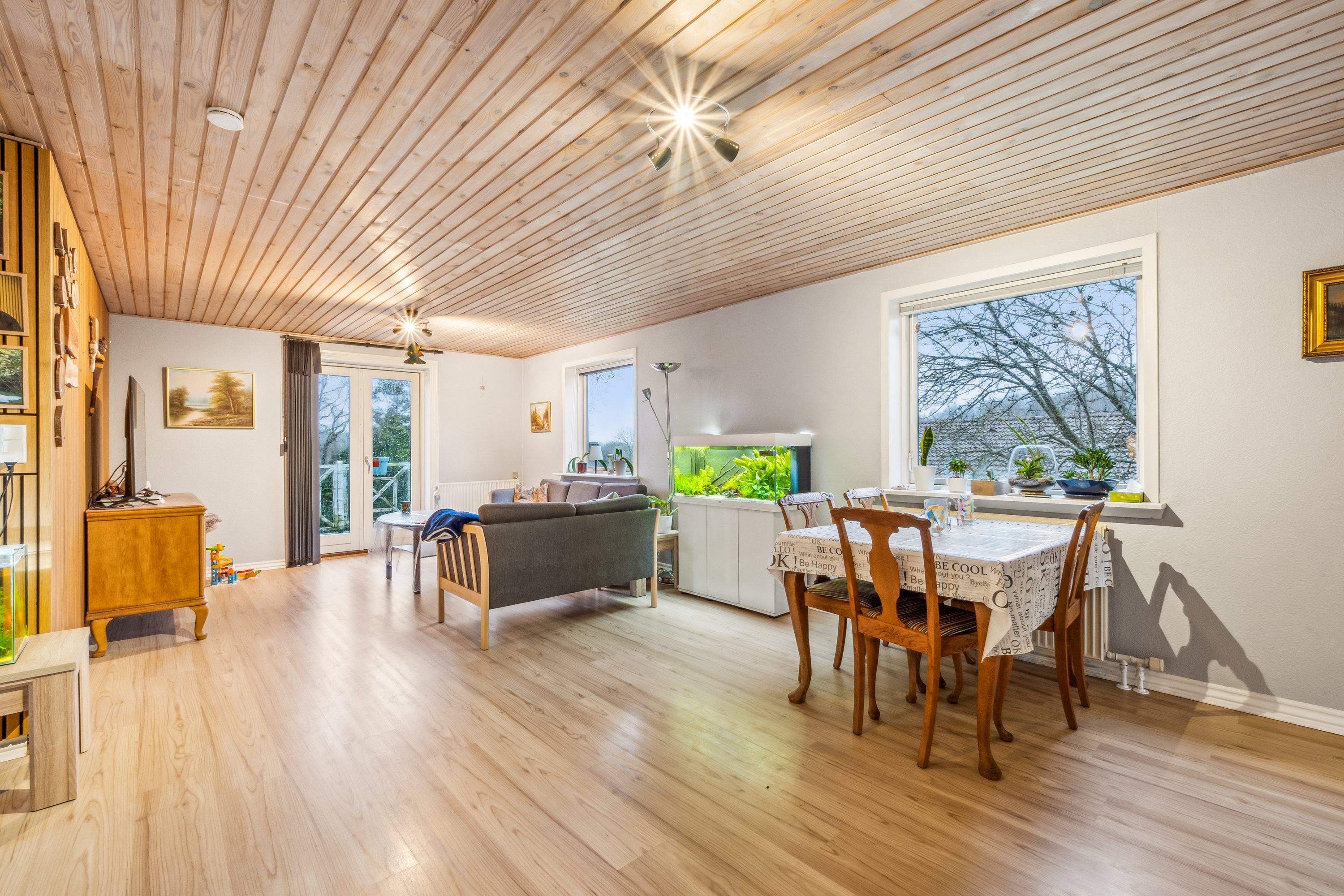 Fremhævet stue billede i fuldskærmstilstand. Billede af Præstbrovej 357, Øster Jølby, 7950 Erslev