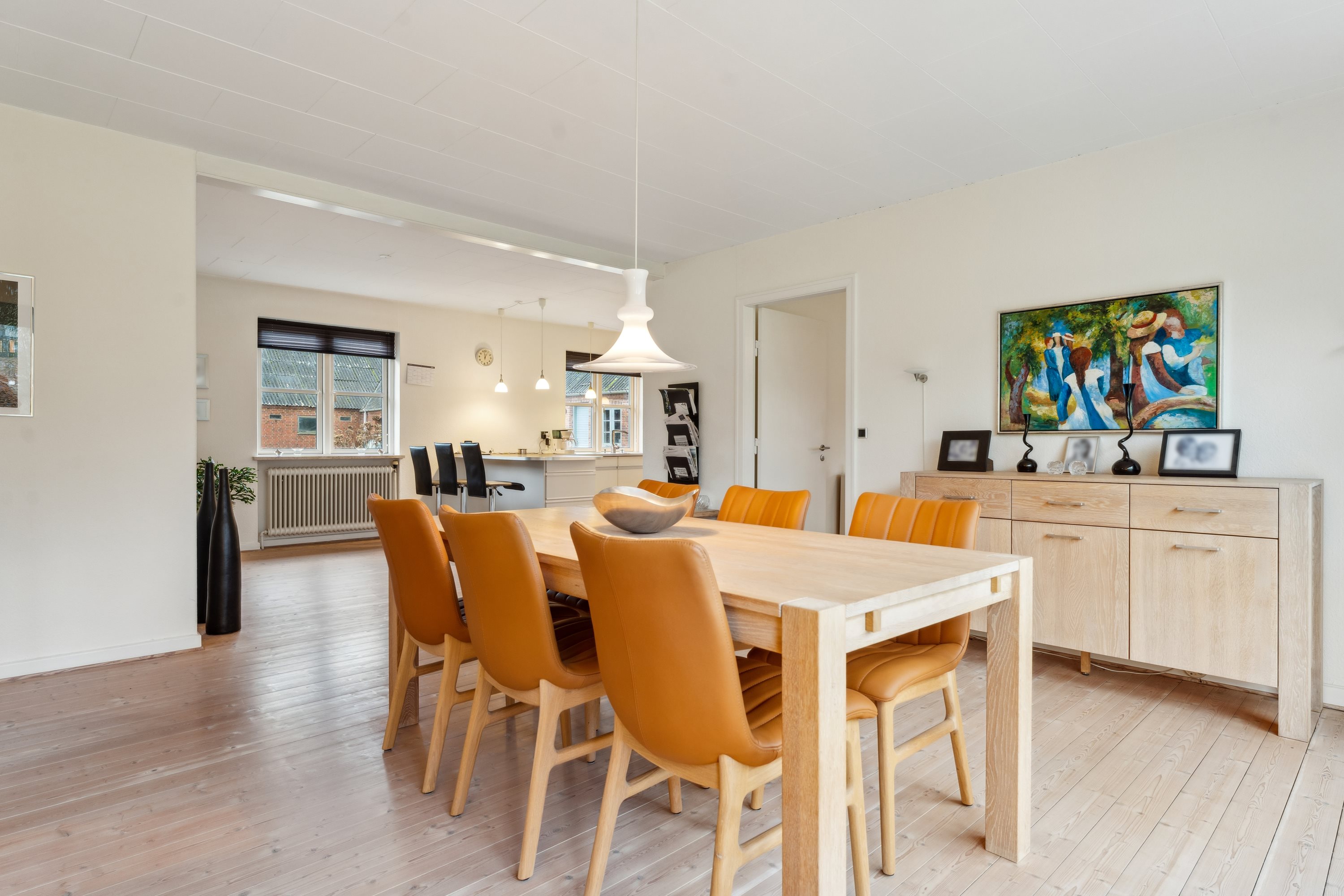 Fremhævet stue billede i fuldskærmstilstand. Billede af Nøddelundvej 26, 8850 Bjerringbro