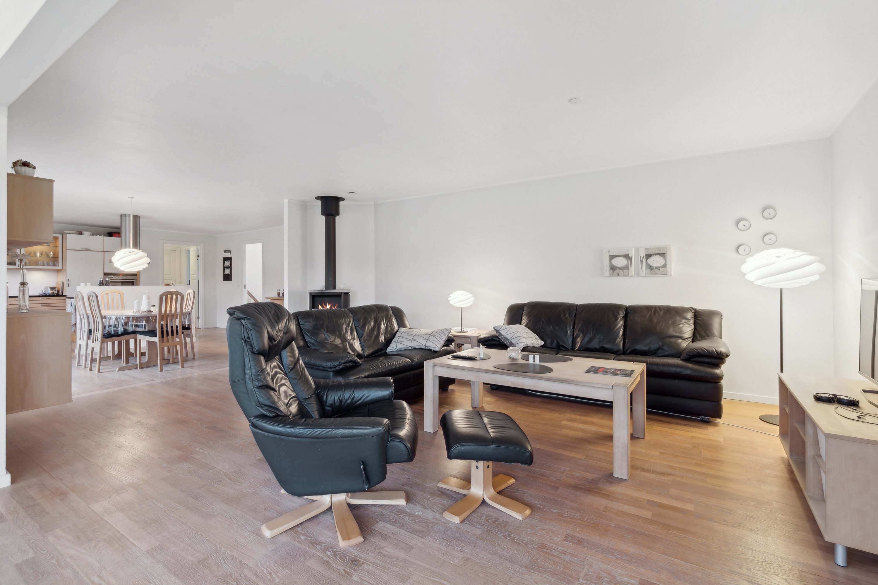 Fremhævet stue billede i fuldskærmstilstand. Billede af Æblehaven 7, 5462 Morud