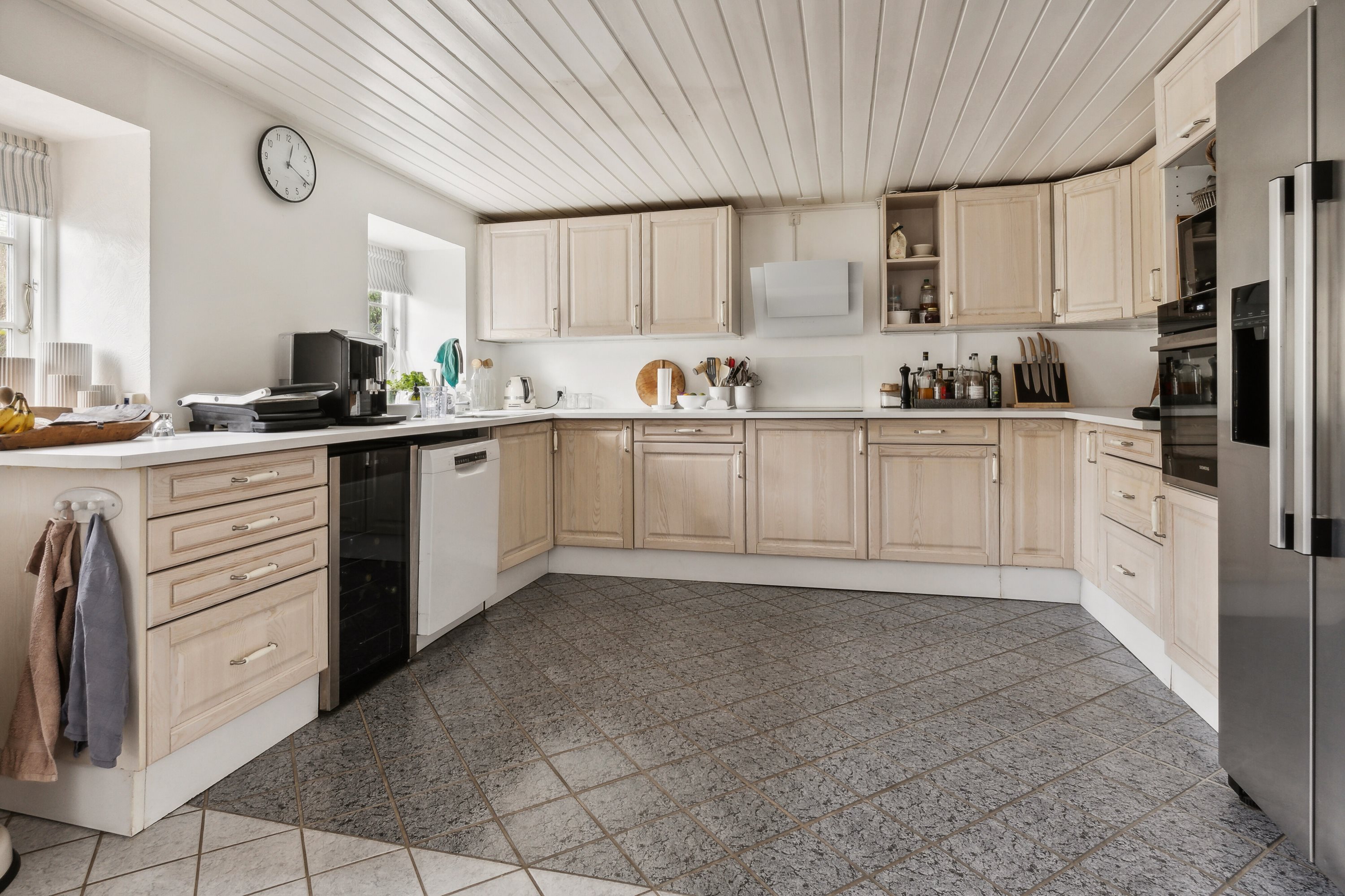 Fremhævet køkken billede i fuldskærmstilstand. Billede af Dammen 2, Vellerup, 4050 Skibby