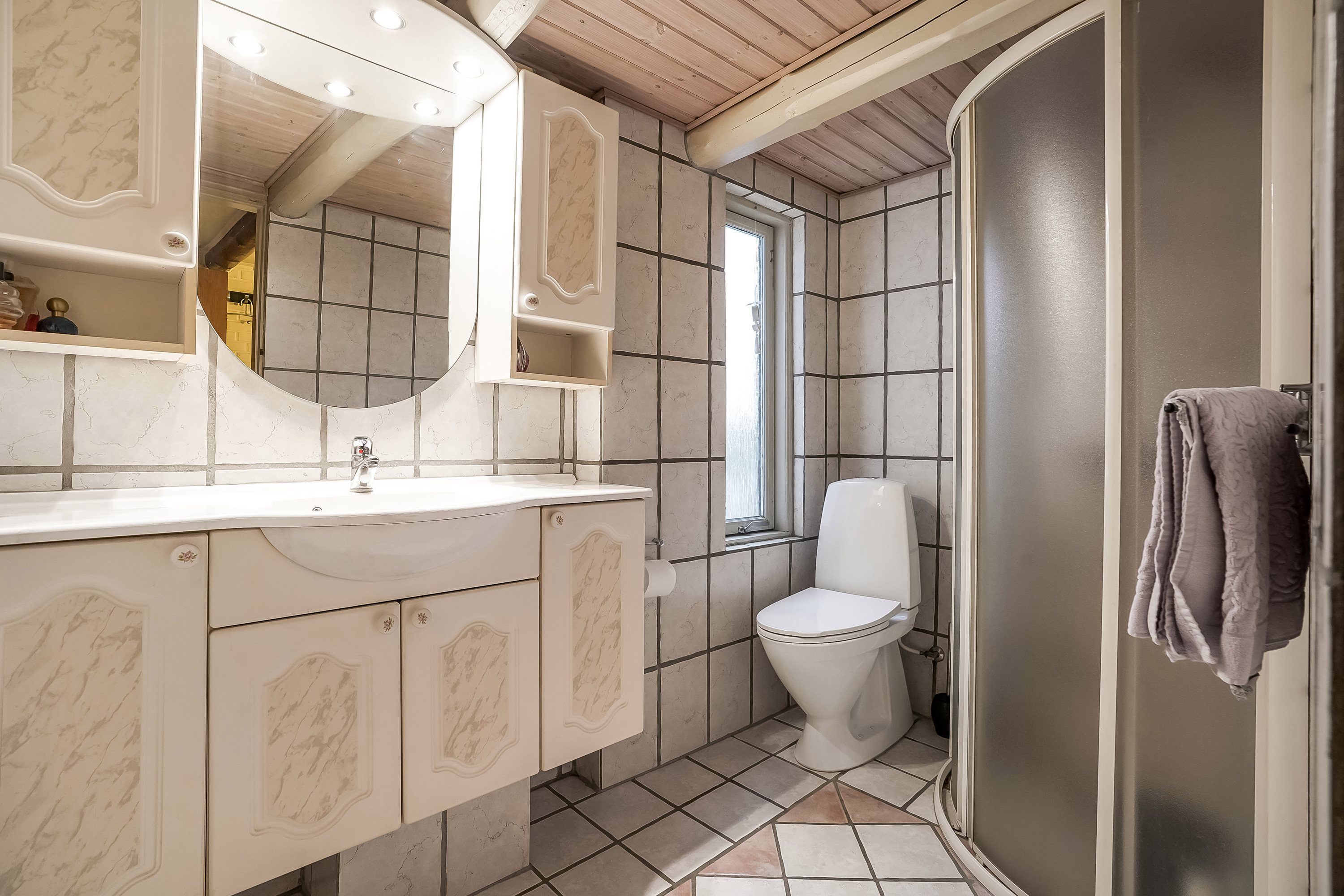 Fremhævet badeværelse billede i fuldskærmstilstand. Billede af Tremhusevej 4, Bjerlev, 7300 Jelling