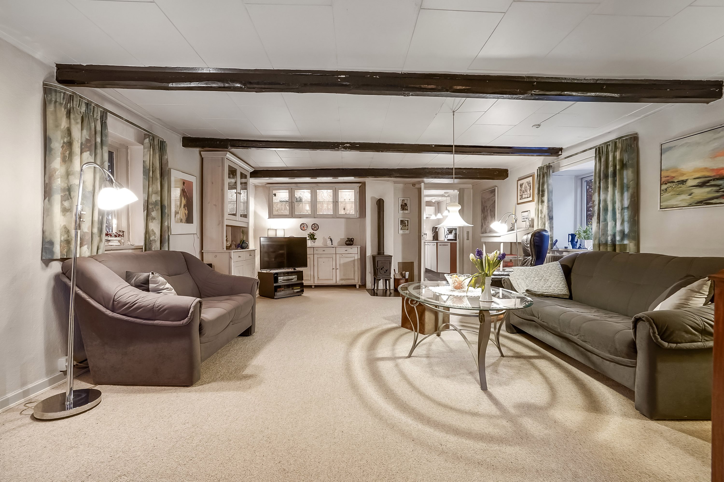 Fremhævet stue billede i fuldskærmstilstand. Billede af Tremhusevej 4, Bjerlev, 7300 Jelling