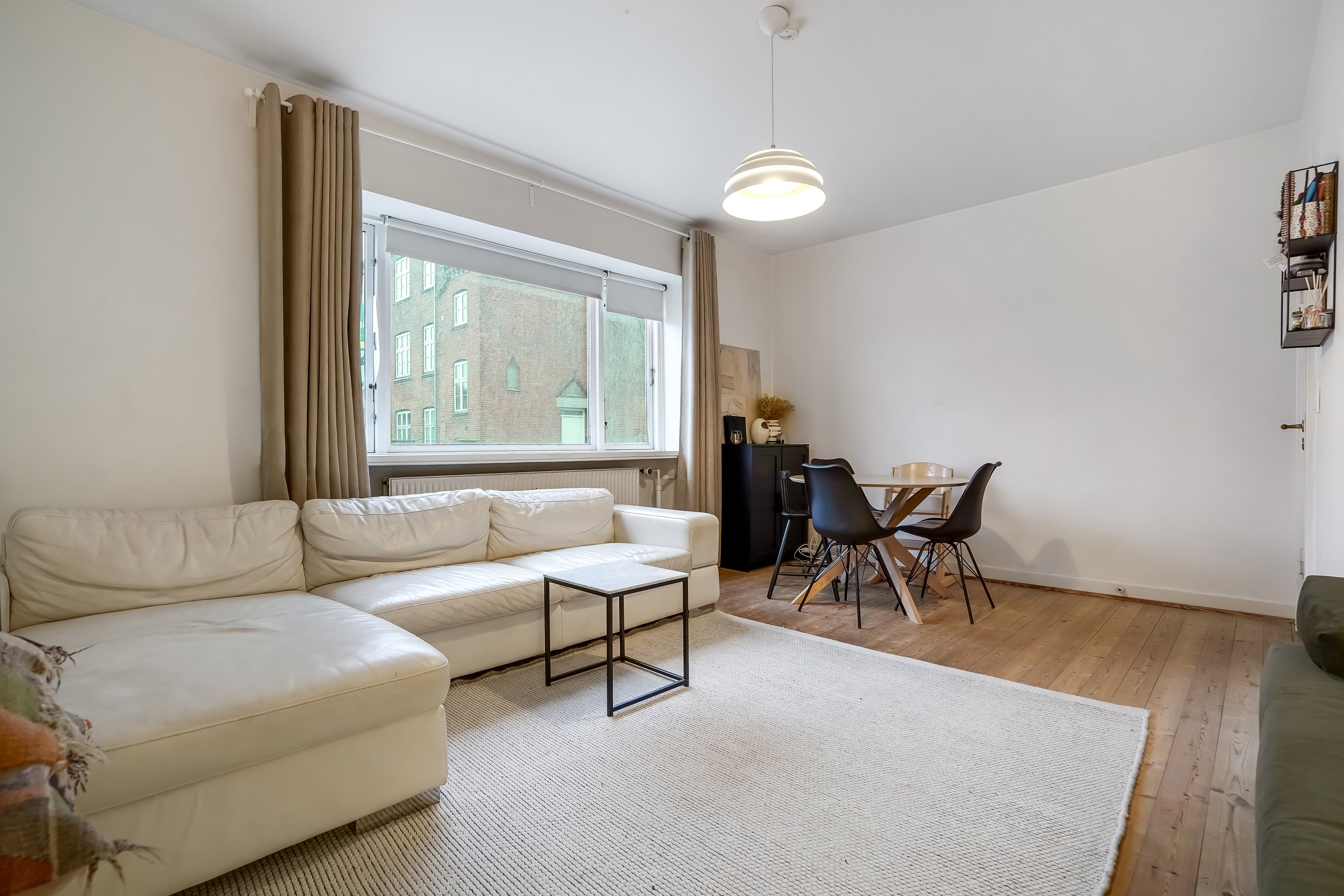 Fremhævet stue billede i fuldskærmstilstand. Billede af Skibhusvej 137, st.. th., 5000 Odense C