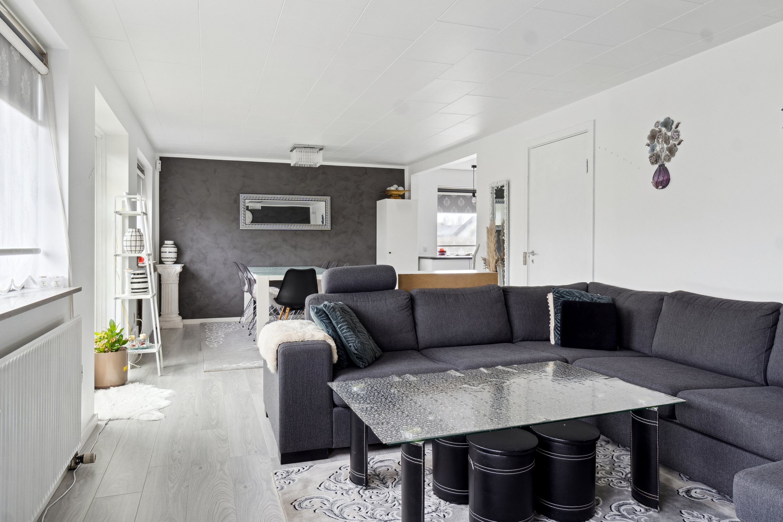 Fremhævet stue billede i fuldskærmstilstand. Billede af Assensvej 35, 4700 Næstved