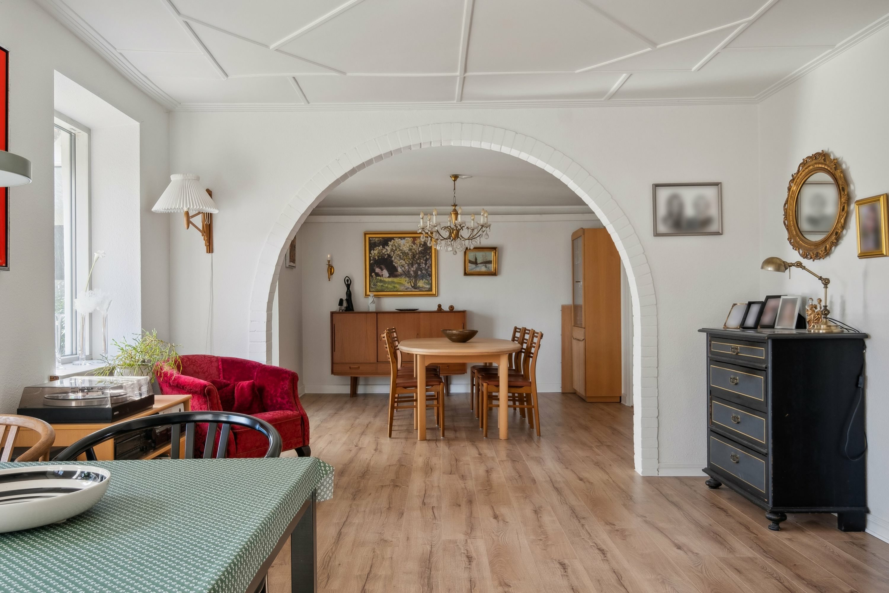 Fremhævet stue billede i fuldskærmstilstand. Billede af Tingskoven 2, 8310 Tranbjerg J