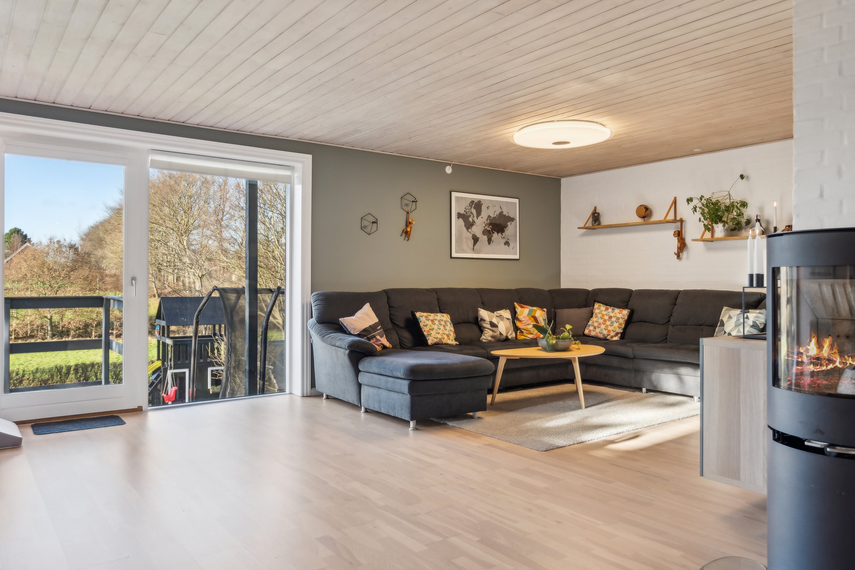 Fremhævet stue billede i fuldskærmstilstand. Billede af Klovtoftvej 16, Jels, 6630 Rødding