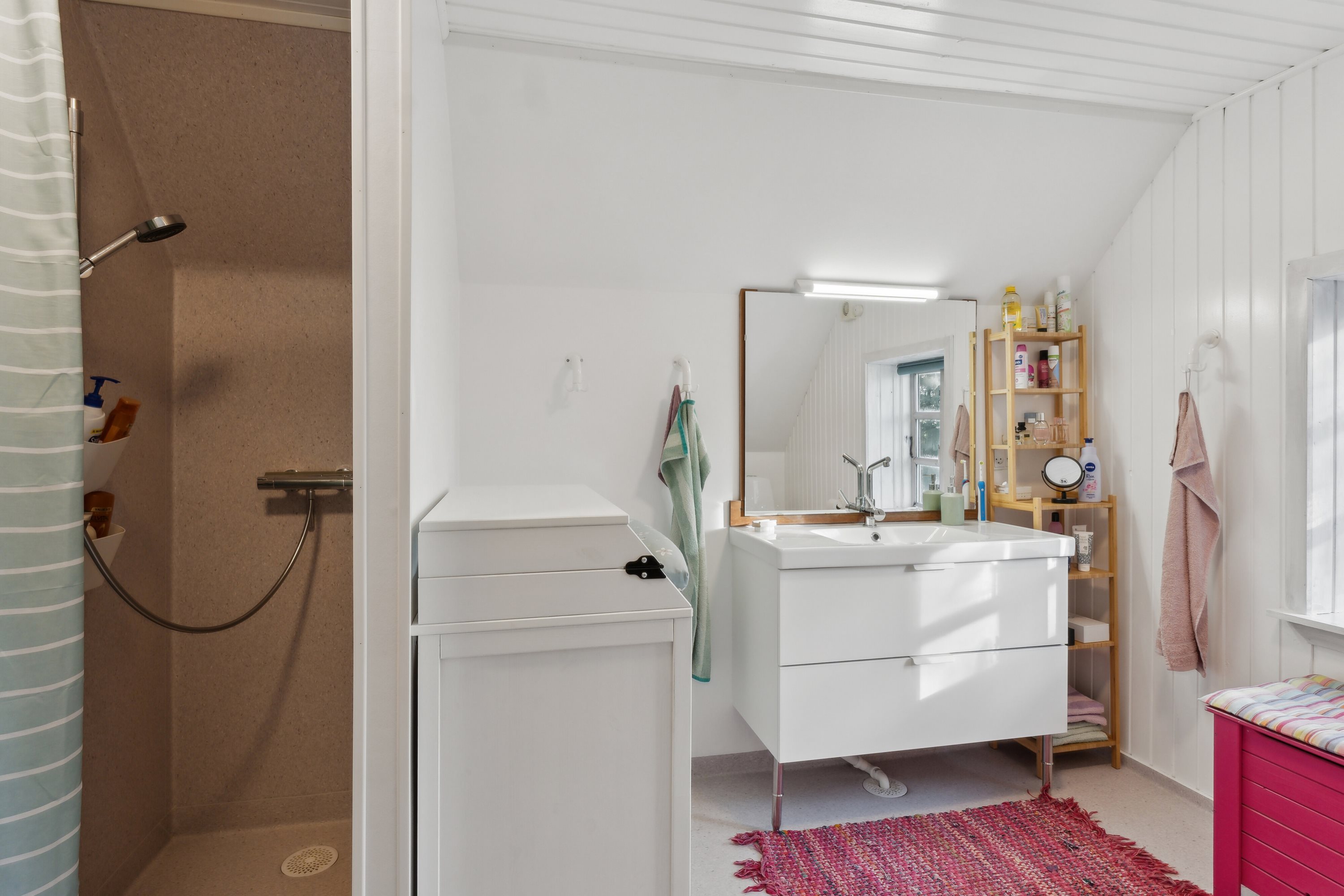 Fremhævet badeværelse billede i fuldskærmstilstand. Billede af Skov-Torupvej 15, Skov-Torup, 4683 Rønnede