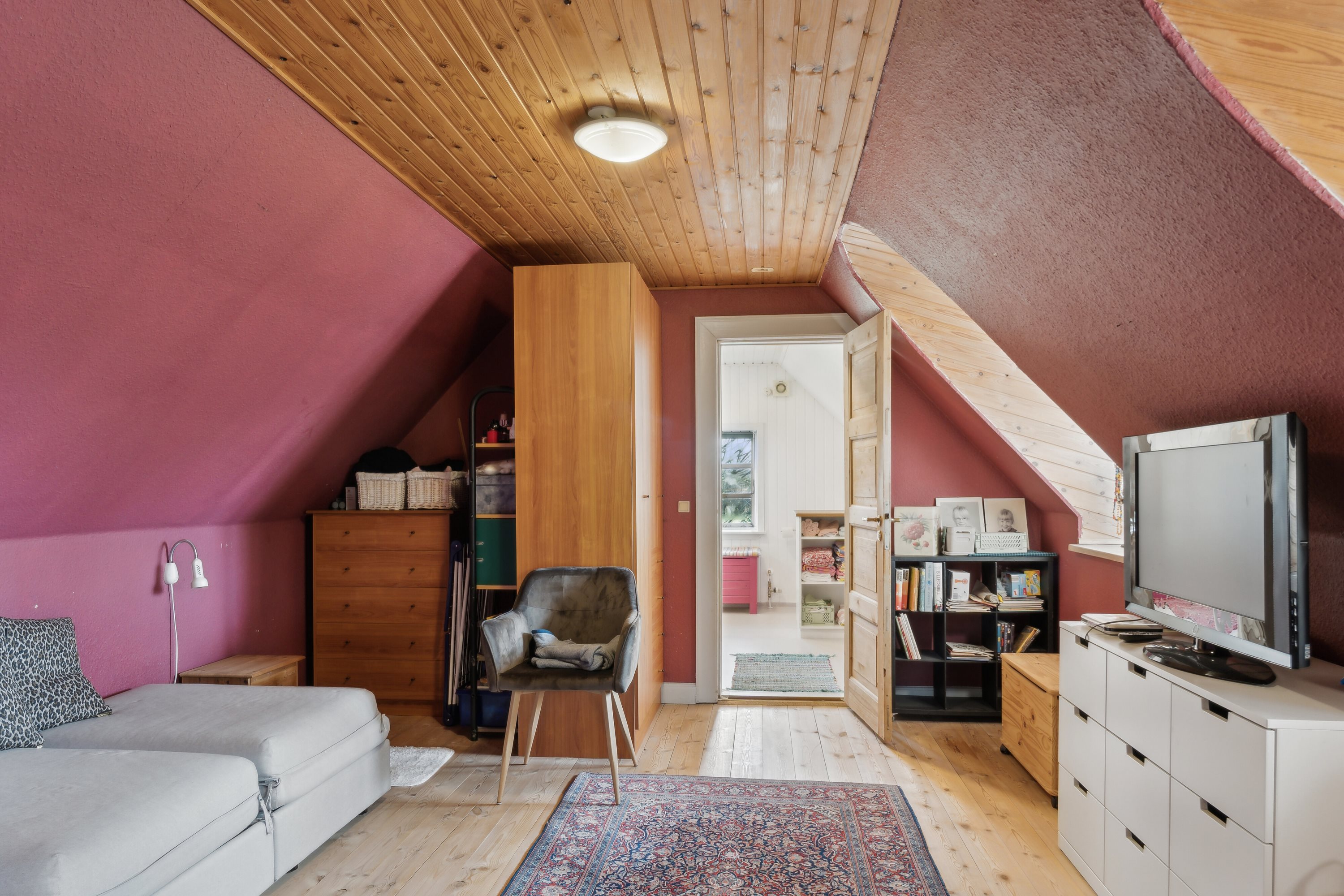 Fremhævet stue billede i fuldskærmstilstand. Billede af Skov-Torupvej 15, Skov-Torup, 4683 Rønnede