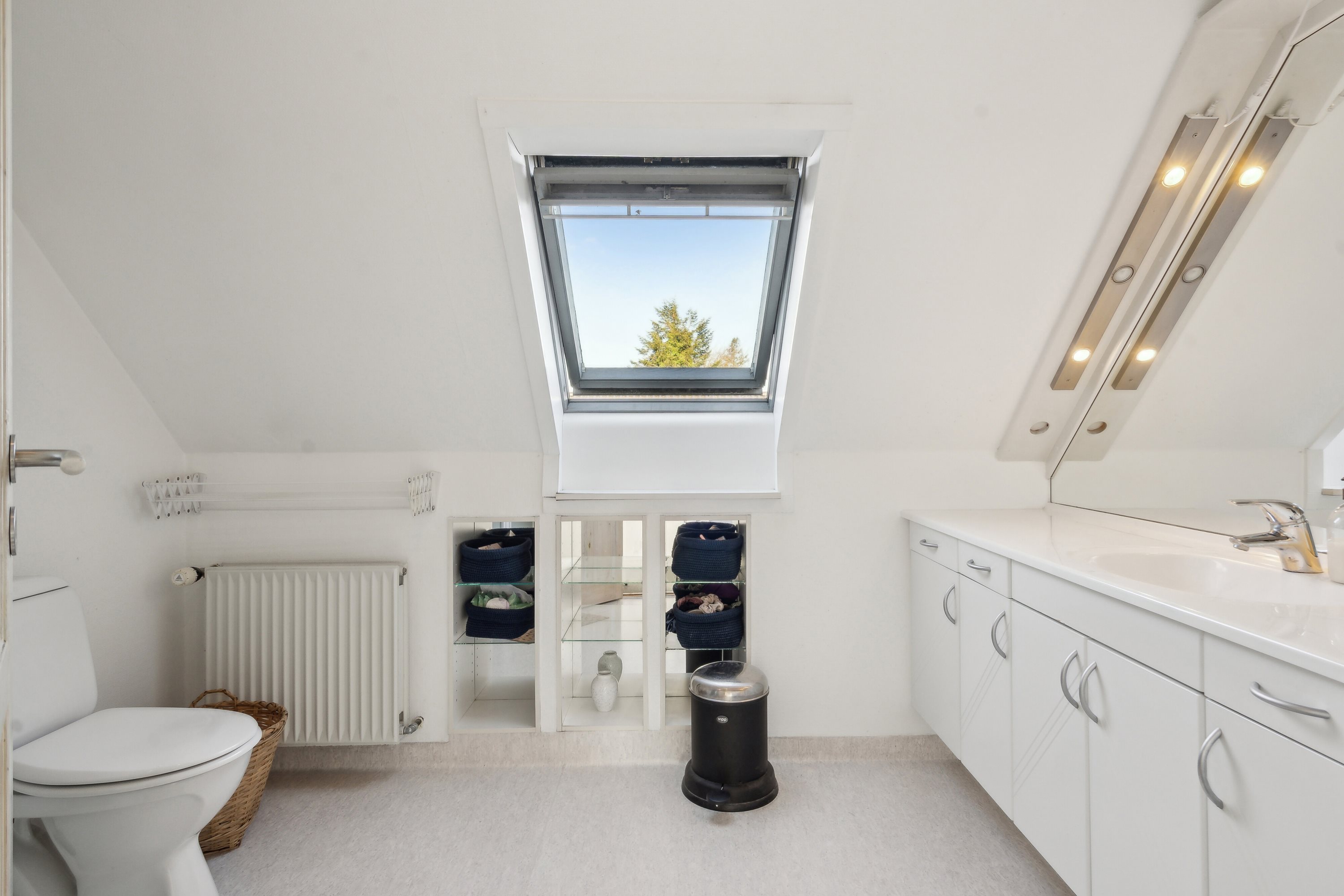 Fremhævet badeværelse billede i fuldskærmstilstand. Billede af Klovtoftvej 16, Jels, 6630 Rødding